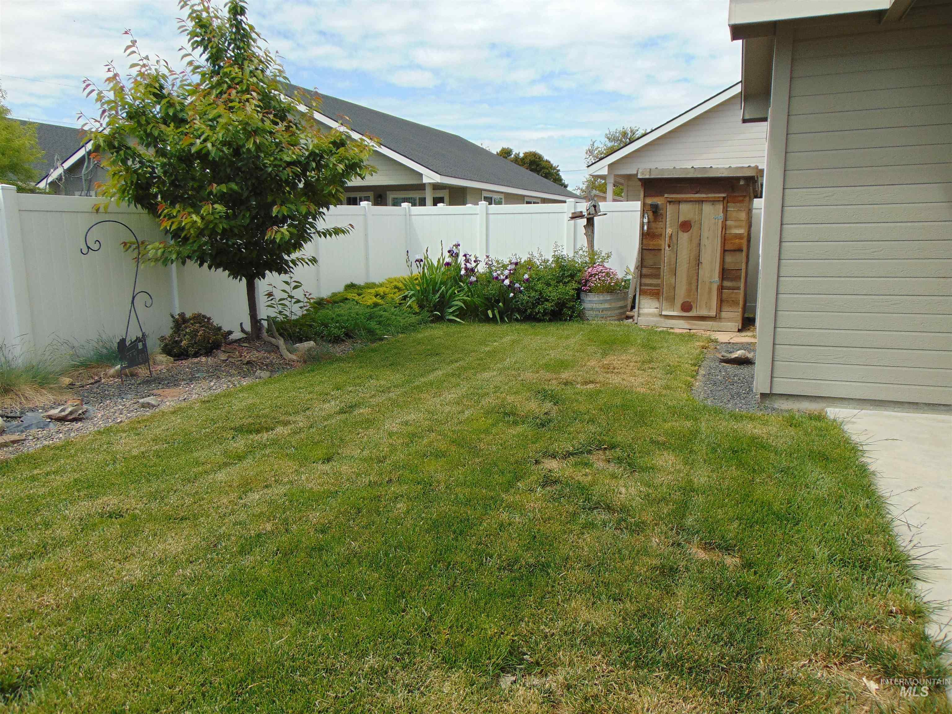 1488 W Idaho Ave., Ontario, Oregon 97914, 3 Bedrooms, 2 Bathrooms, Residential For Sale, Price $357,900, 98976465