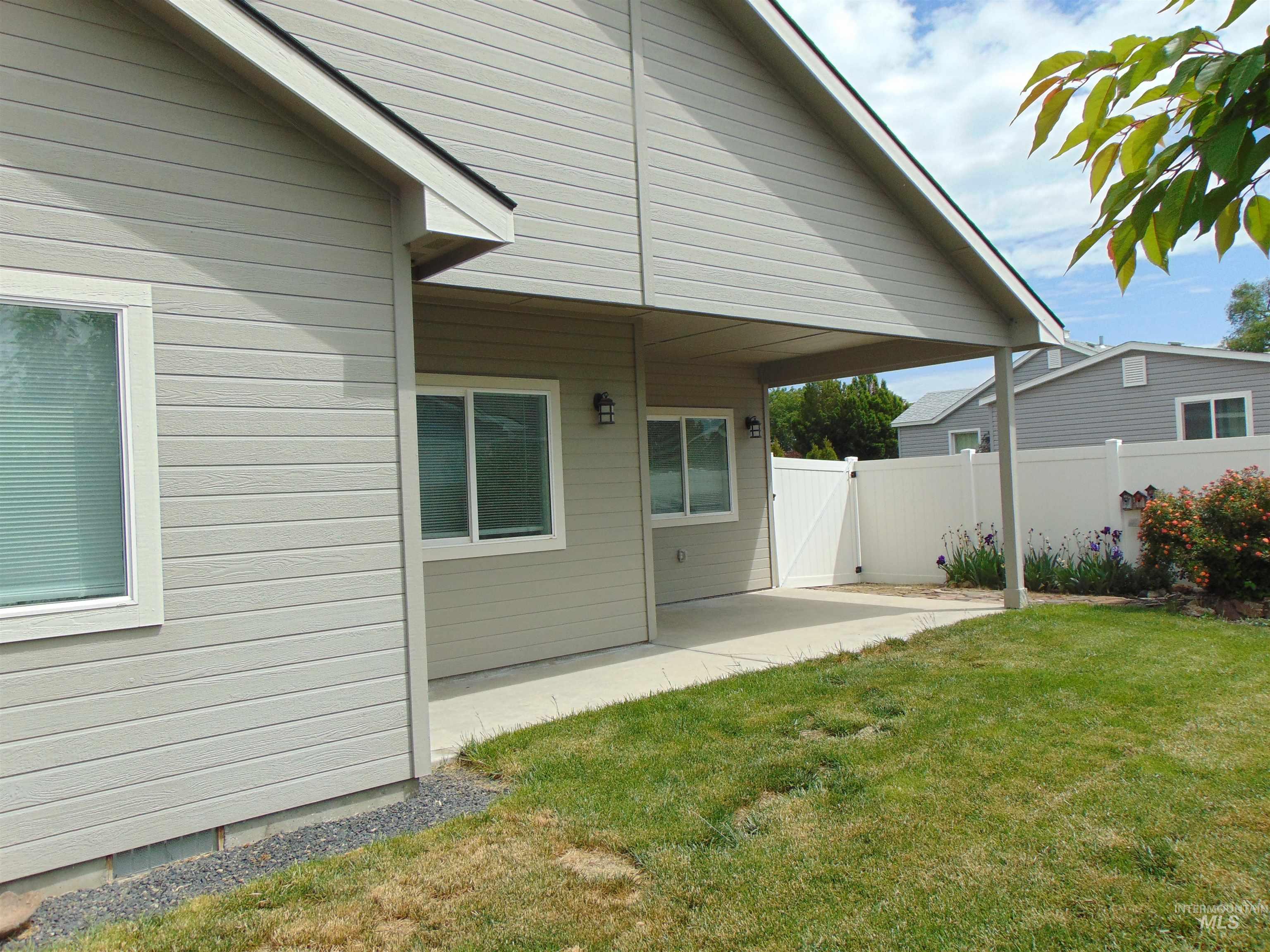 1488 W Idaho Ave., Ontario, Oregon 97914, 3 Bedrooms, 2 Bathrooms, Residential For Sale, Price $357,900, 98976465