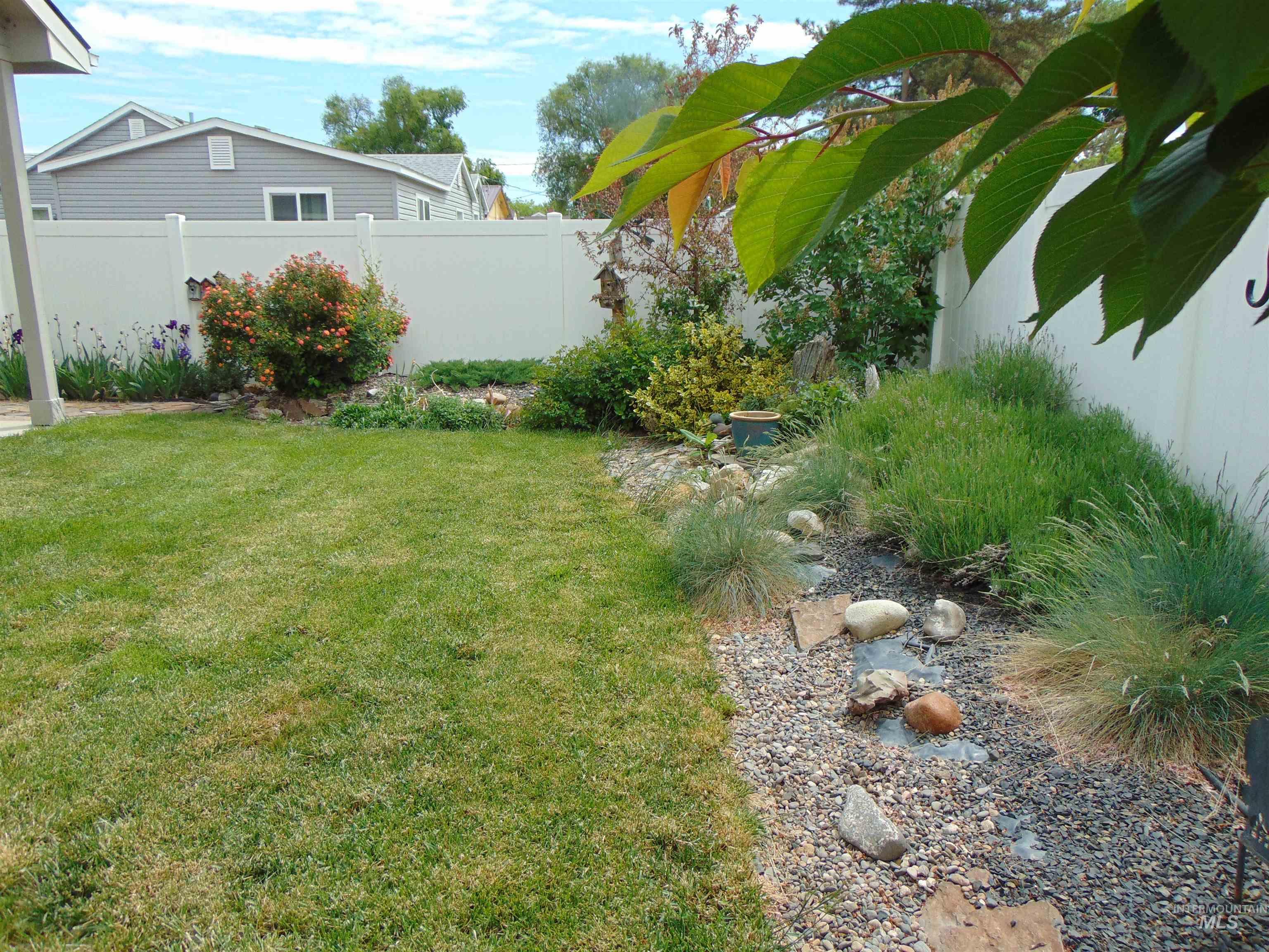 1488 W Idaho Ave., Ontario, Oregon 97914, 3 Bedrooms, 2 Bathrooms, Residential For Sale, Price $357,900, 98976465