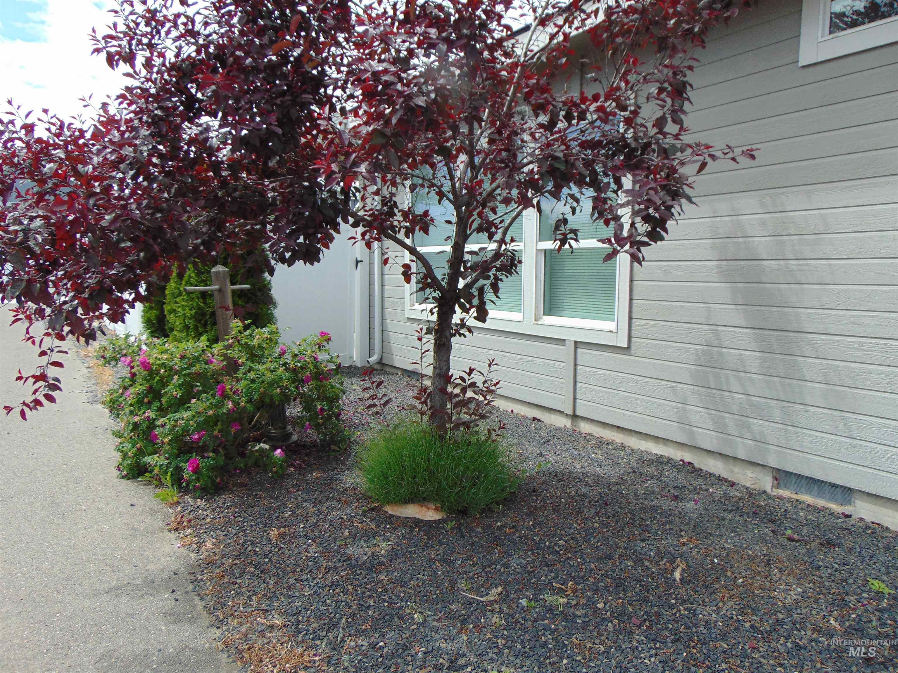 1488 W Idaho Ave., Ontario, Oregon 97914, 3 Bedrooms, 2 Bathrooms, Residential For Sale, Price $357,900, 98976465