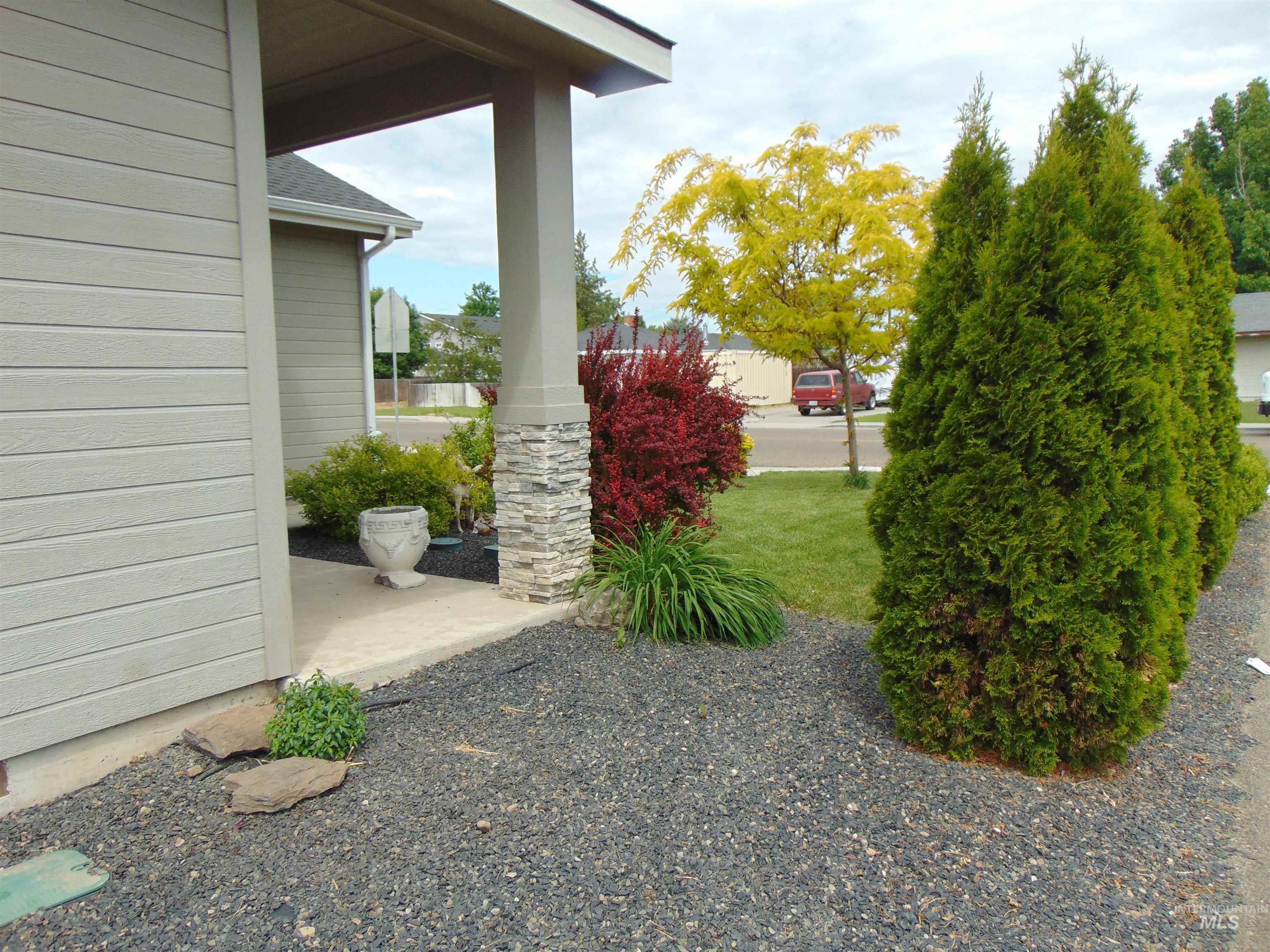 1488 W Idaho Ave., Ontario, Oregon 97914, 3 Bedrooms, 2 Bathrooms, Residential For Sale, Price $357,900, 98976465