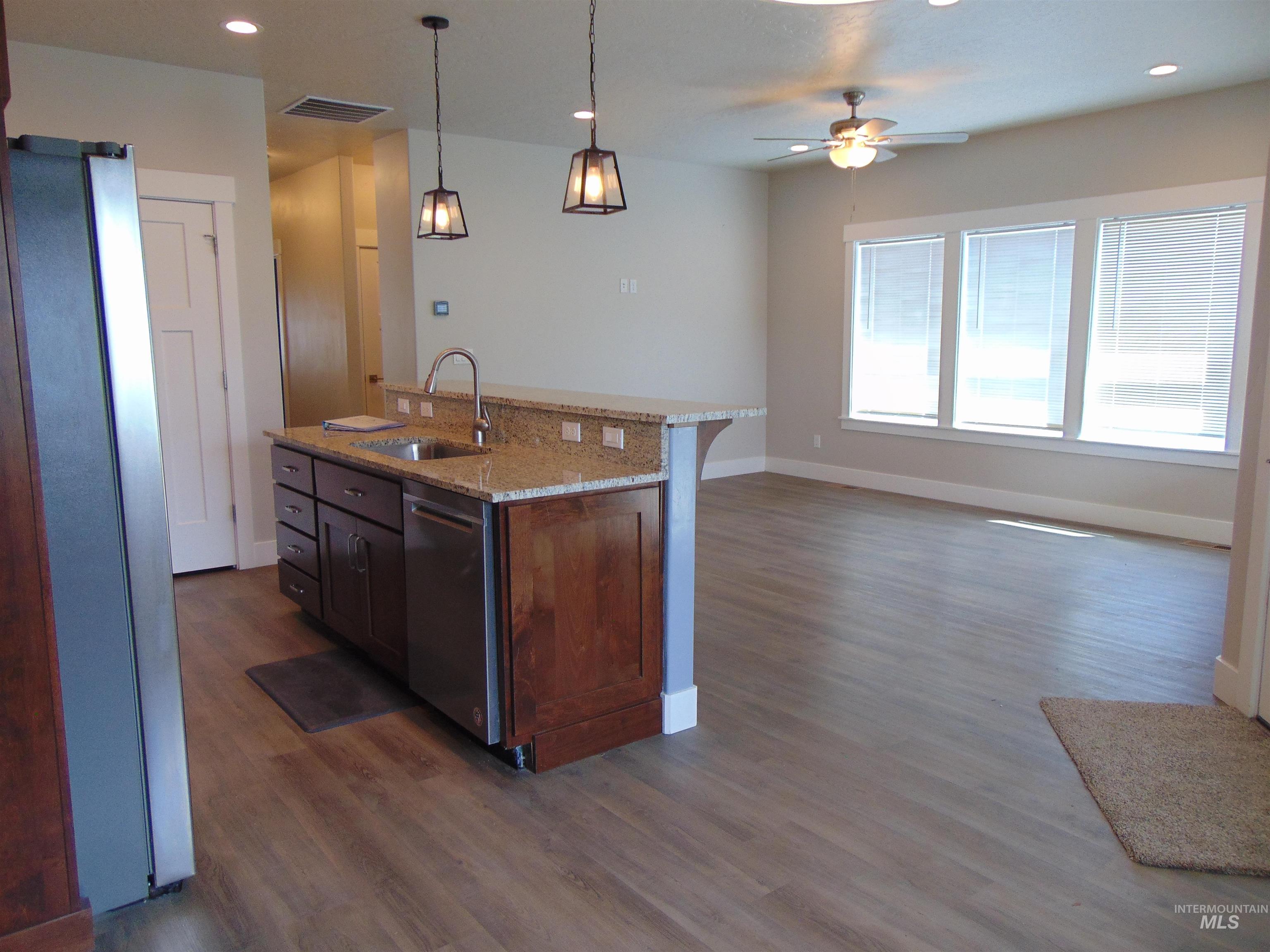 1488 W Idaho Ave., Ontario, Oregon 97914, 3 Bedrooms, 2 Bathrooms, Residential For Sale, Price $357,900, 98976465