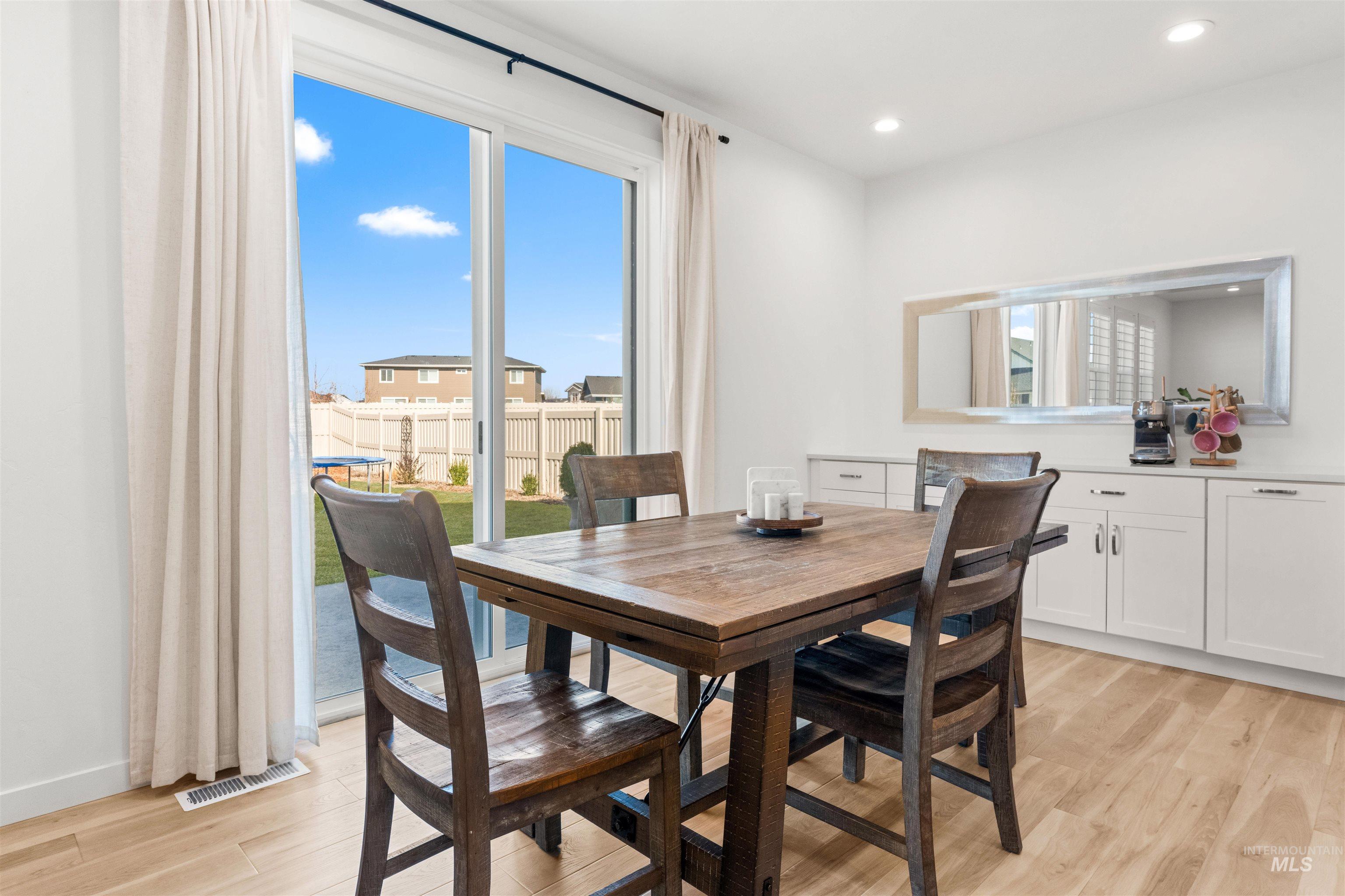 2040 W Gelding St., Middleton, Idaho 83644, 3 Bedrooms, 2.5 Bathrooms, Residential For Sale, Price $438,000, 98976466