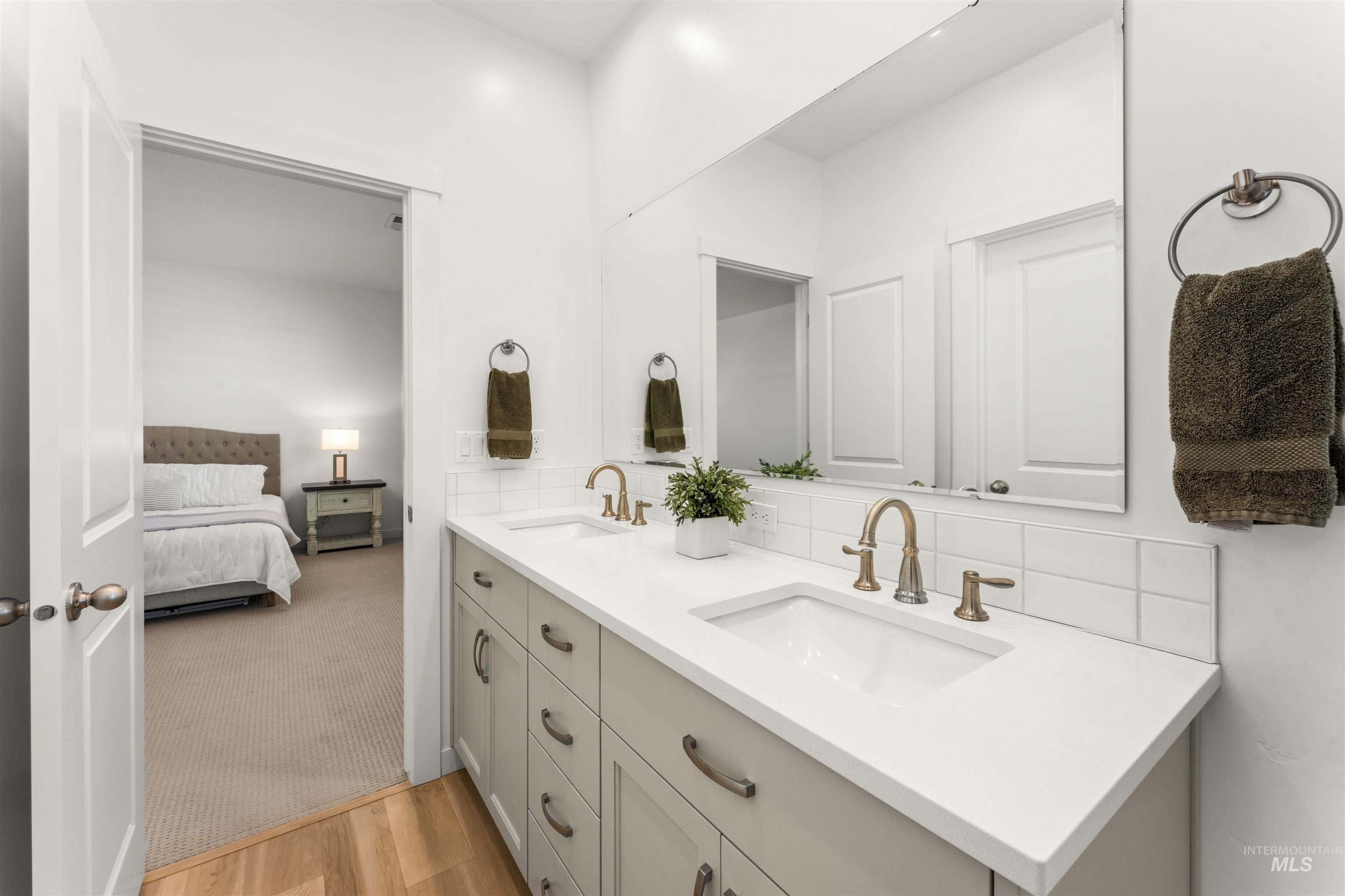 2040 W Gelding St., Middleton, Idaho 83644, 3 Bedrooms, 2.5 Bathrooms, Residential For Sale, Price $438,000, 98976466