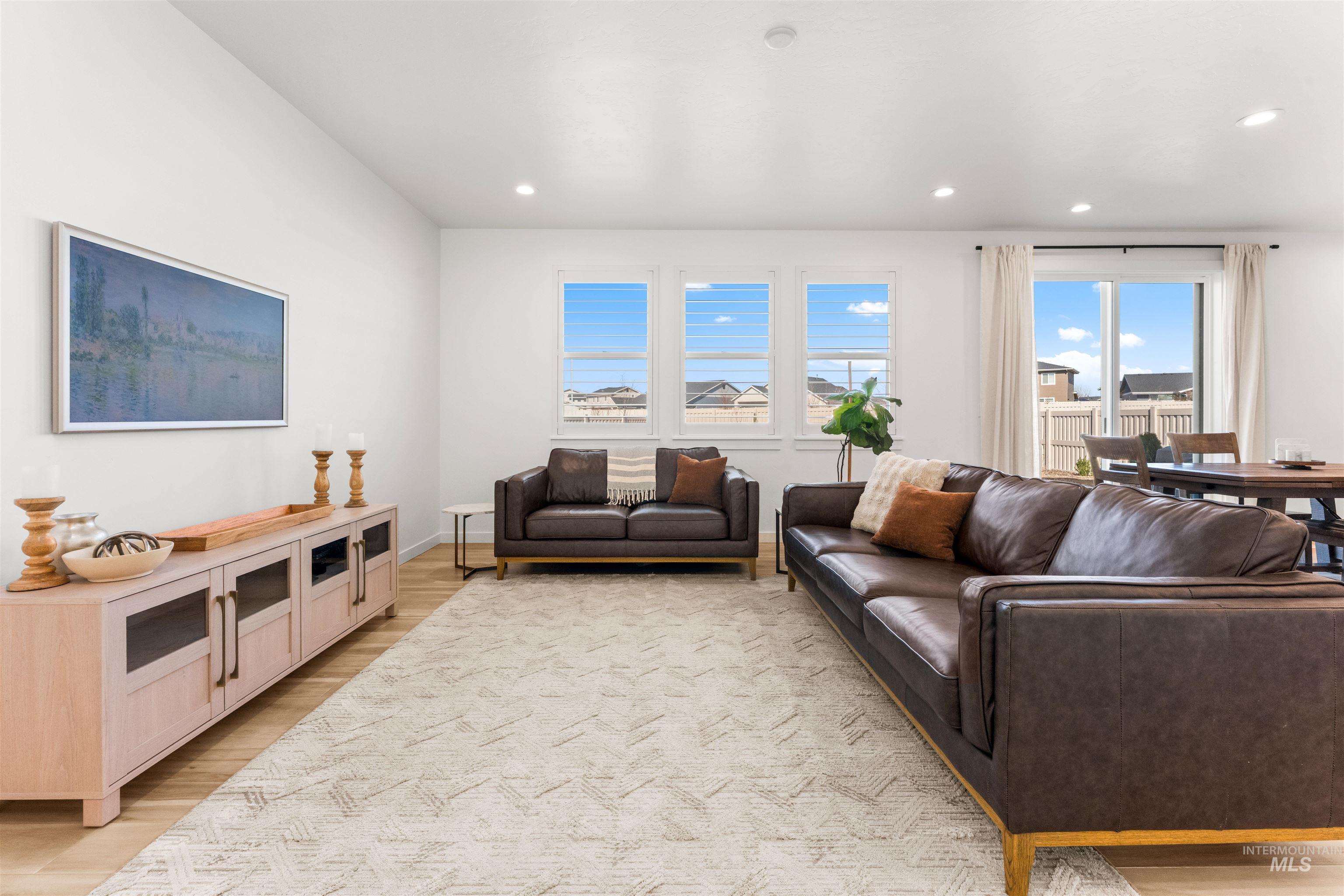 2040 W Gelding St., Middleton, Idaho 83644, 3 Bedrooms, 2.5 Bathrooms, Residential For Sale, Price $438,000, 98976466