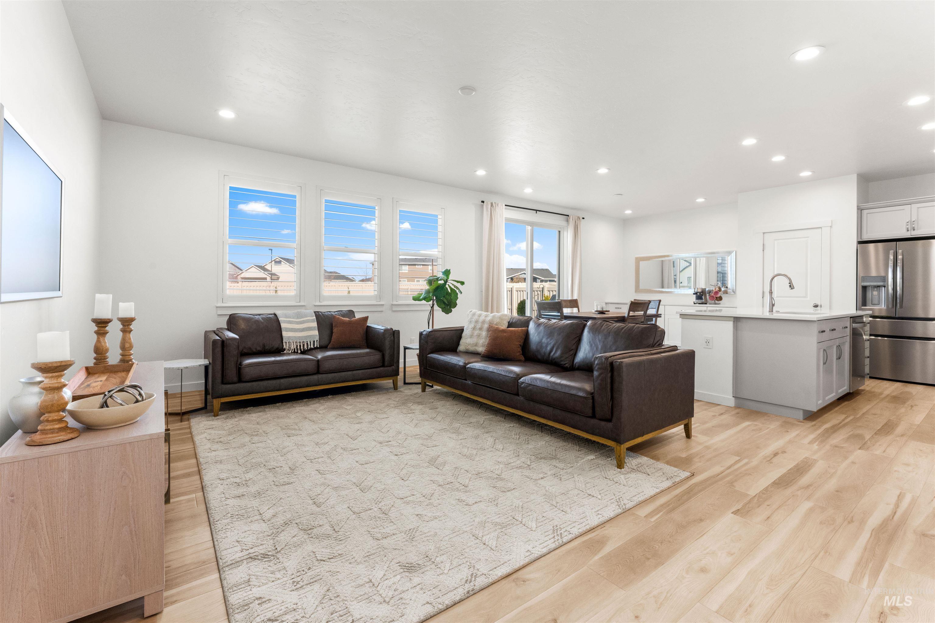 2040 W Gelding St., Middleton, Idaho 83644, 3 Bedrooms, 2.5 Bathrooms, Residential For Sale, Price $438,000, 98976466