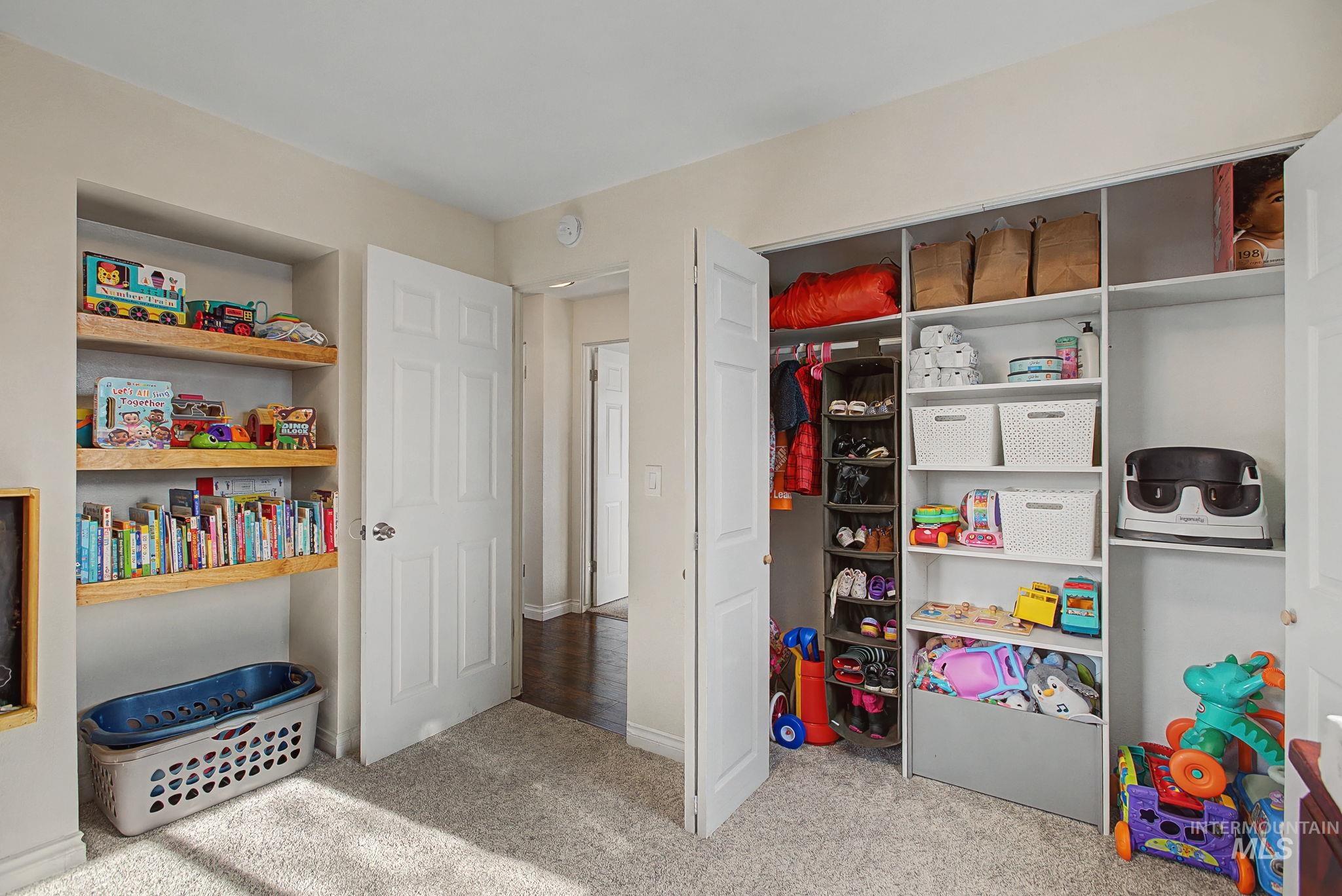 753 20th Avenue, Clarkston, Washington 99403, 4 Bedrooms, 2.5 Bathrooms, Residential For Sale, Price $449,900, 98976469