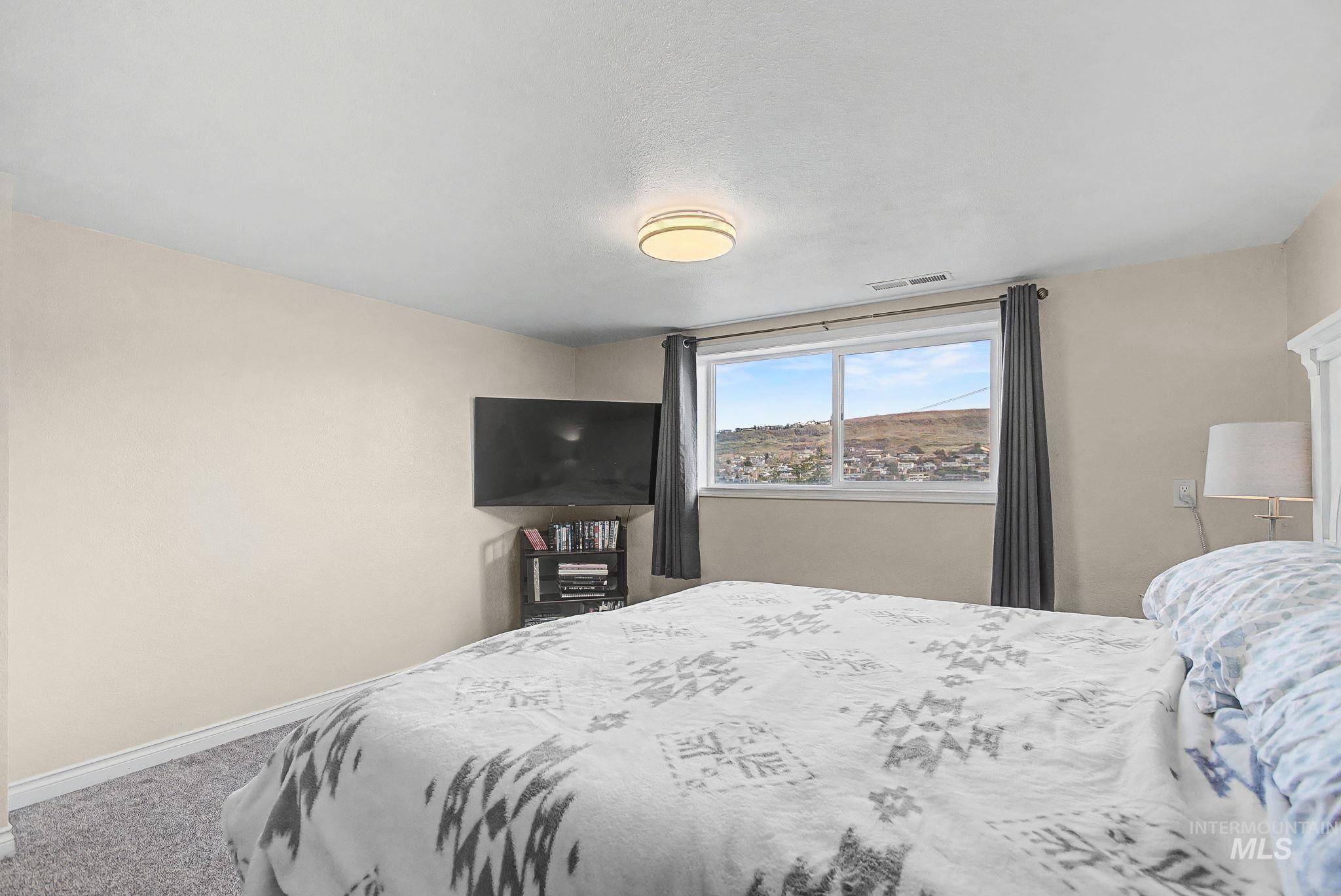 753 20th Avenue, Clarkston, Washington 99403, 4 Bedrooms, 2.5 Bathrooms, Residential For Sale, Price $449,900, 98976469