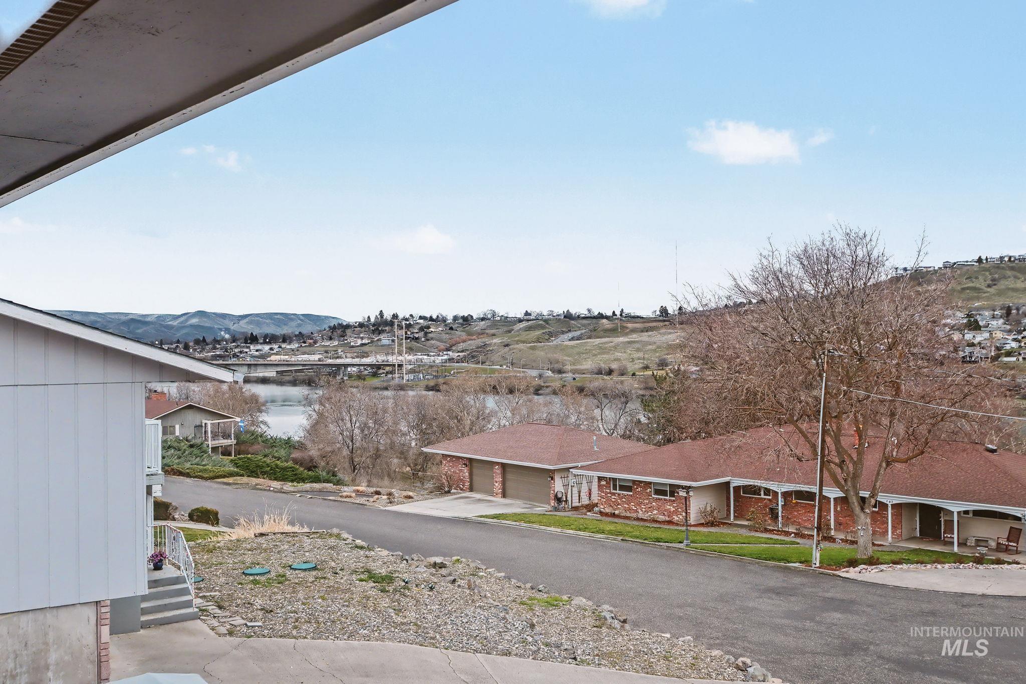 753 20th Avenue, Clarkston, Washington 99403, 4 Bedrooms, 2.5 Bathrooms, Residential For Sale, Price $449,900, 98976469