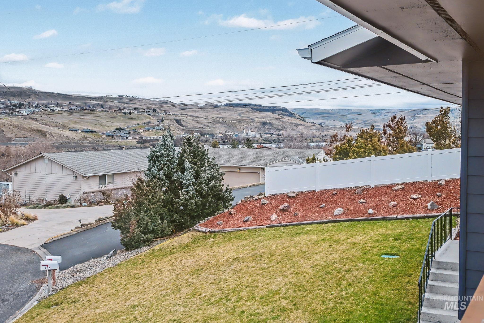 753 20th Avenue, Clarkston, Washington 99403, 4 Bedrooms, 2.5 Bathrooms, Residential For Sale, Price $449,900, 98976469