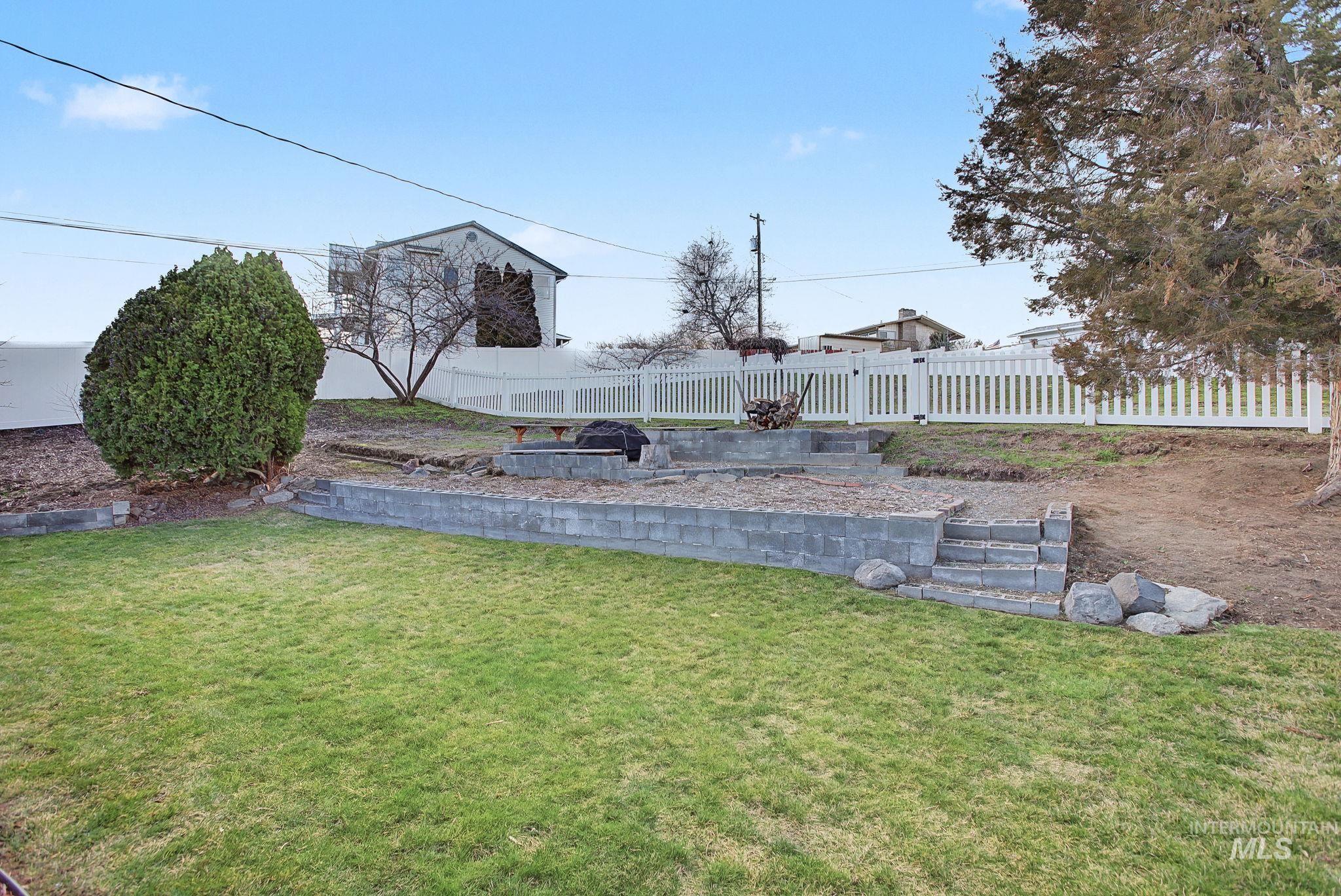 753 20th Avenue, Clarkston, Washington 99403, 4 Bedrooms, 2.5 Bathrooms, Residential For Sale, Price $449,900, 98976469