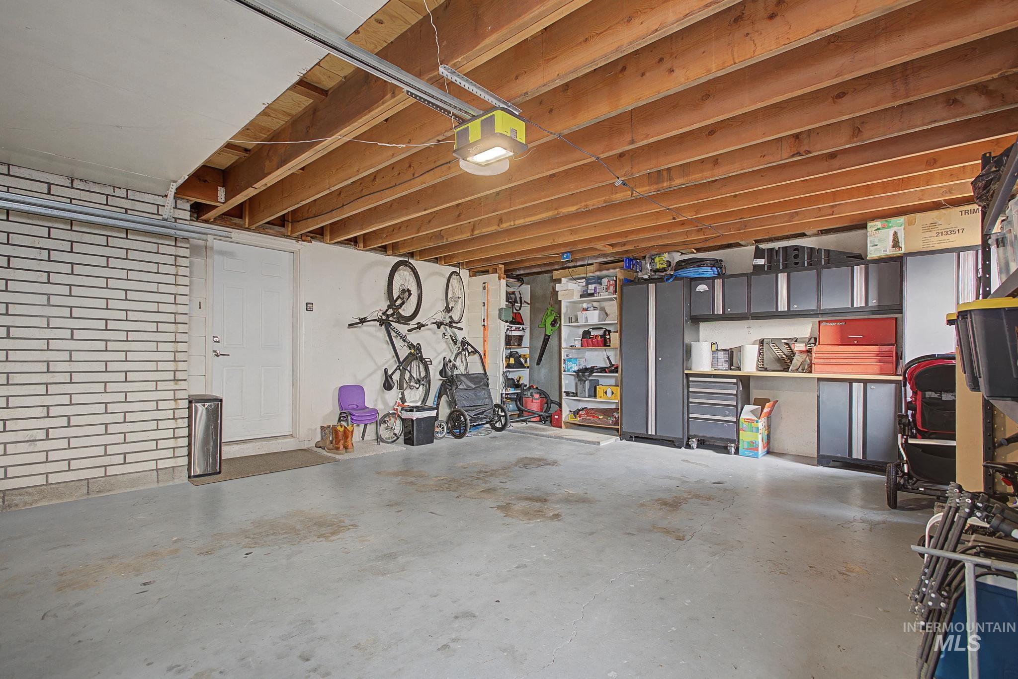 753 20th Avenue, Clarkston, Washington 99403, 4 Bedrooms, 2.5 Bathrooms, Residential For Sale, Price $449,900, 98976469