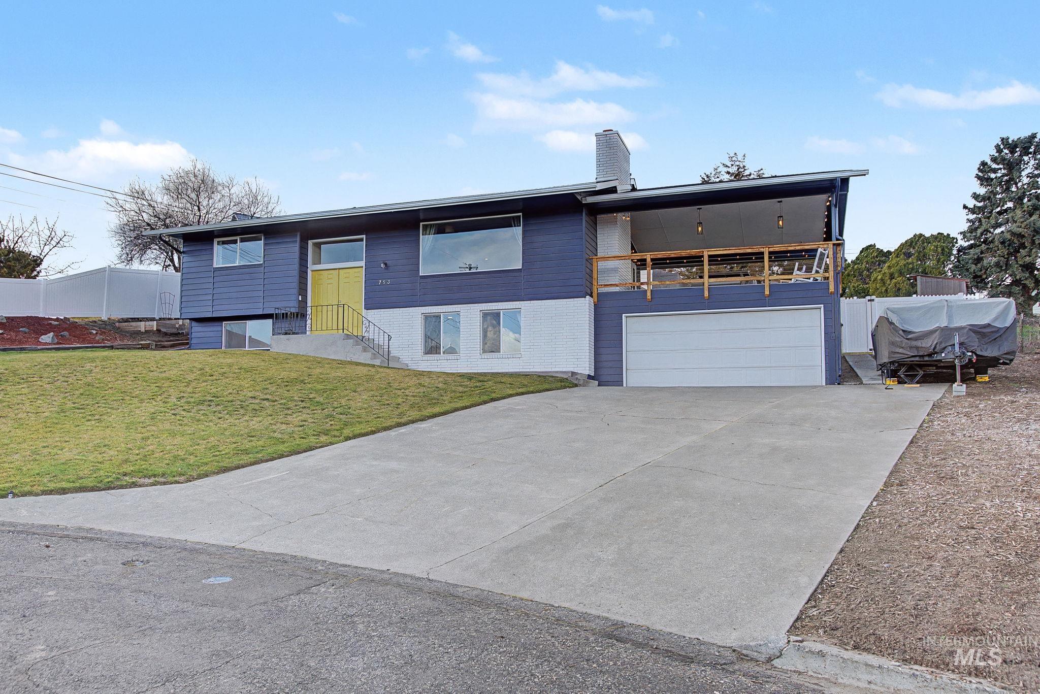 753 20th Avenue, Clarkston, Washington 99403, 4 Bedrooms, 2.5 Bathrooms, Residential For Sale, Price $449,900, 98976469