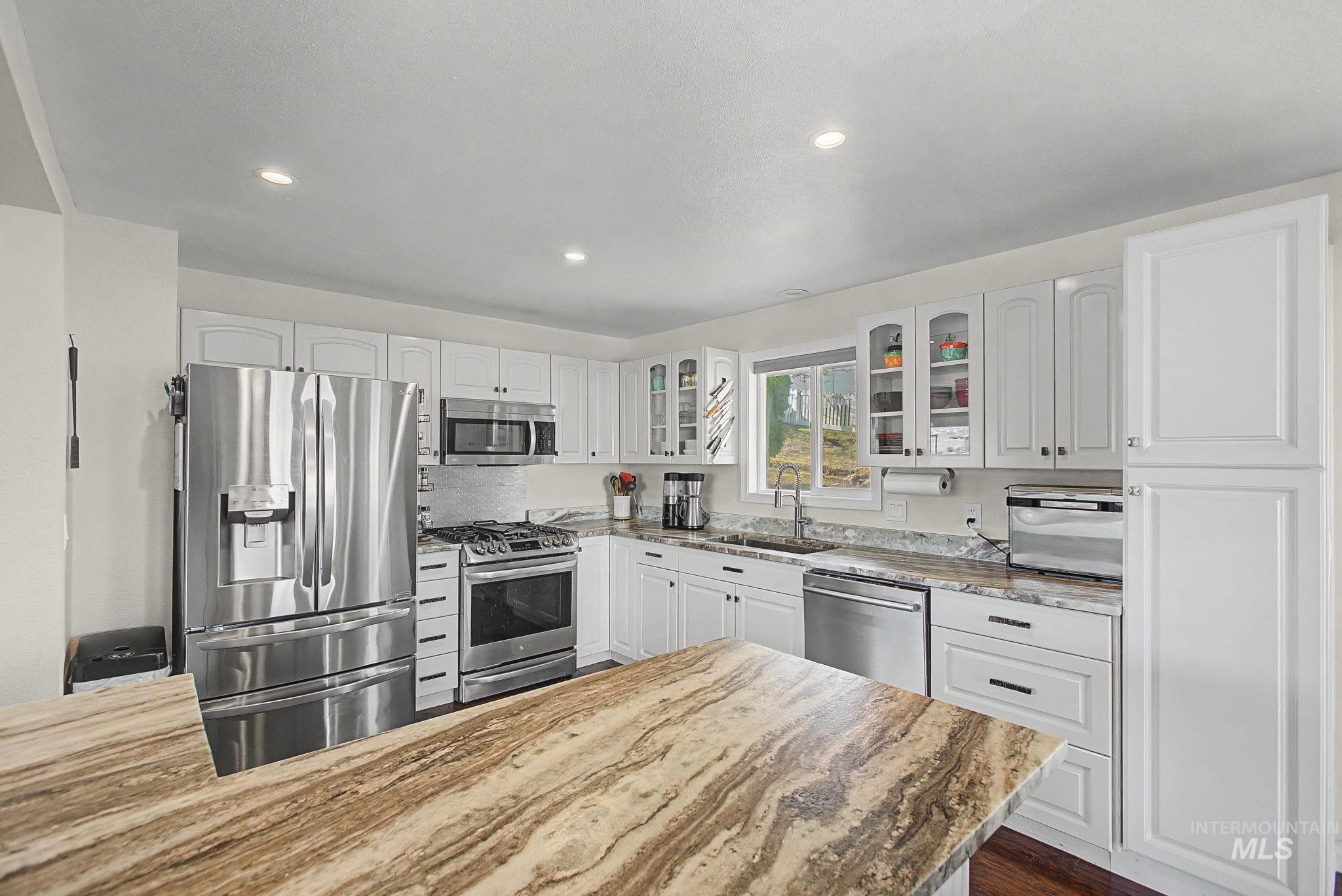 753 20th Avenue, Clarkston, Washington 99403, 4 Bedrooms, 2.5 Bathrooms, Residential For Sale, Price $449,900, 98976469