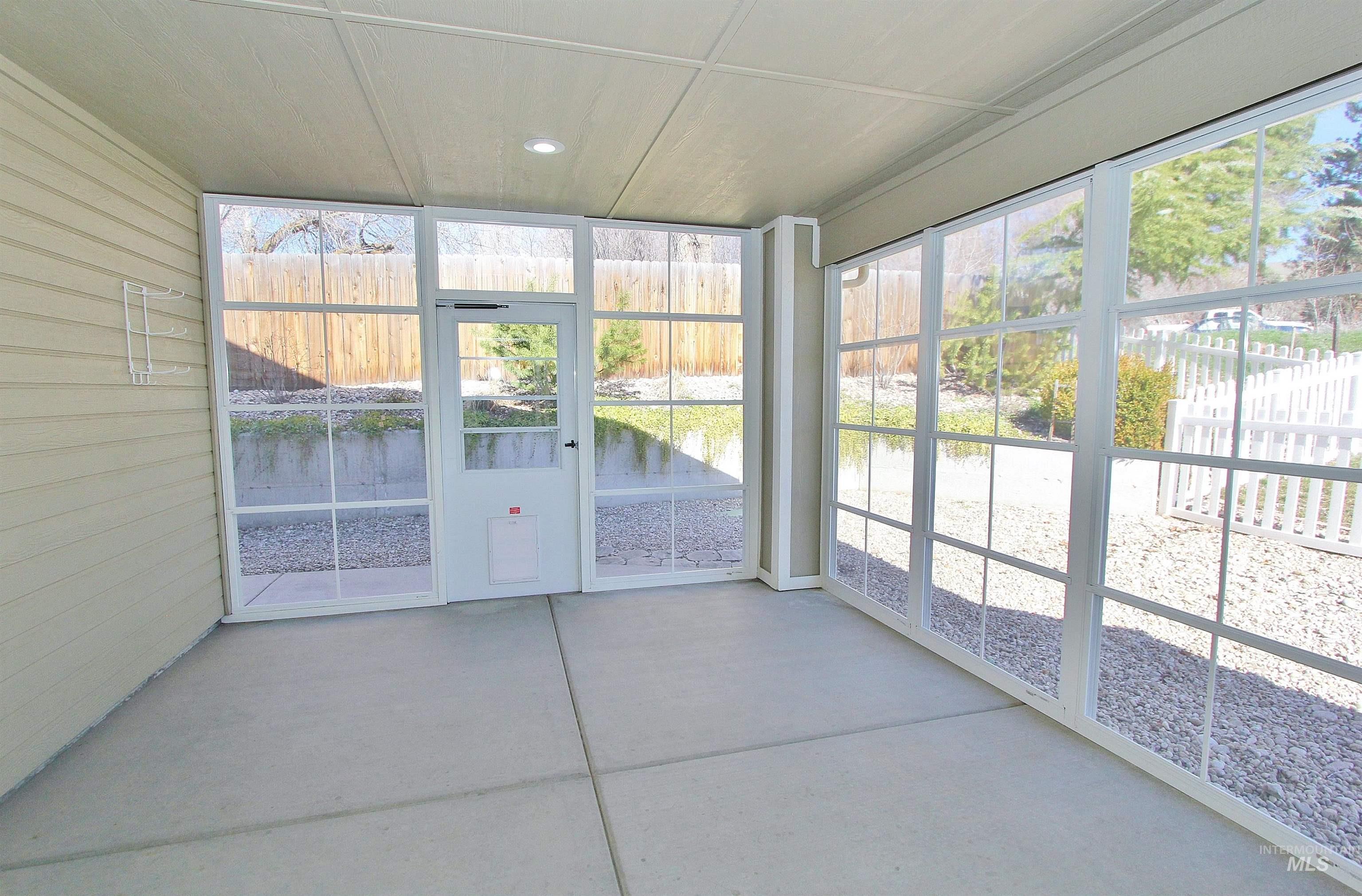 7132 W Devonwood Drive, Boise, Idaho 83714, 3 Bedrooms, 2 Bathrooms, Residential For Sale, Price $519,000, 98976470