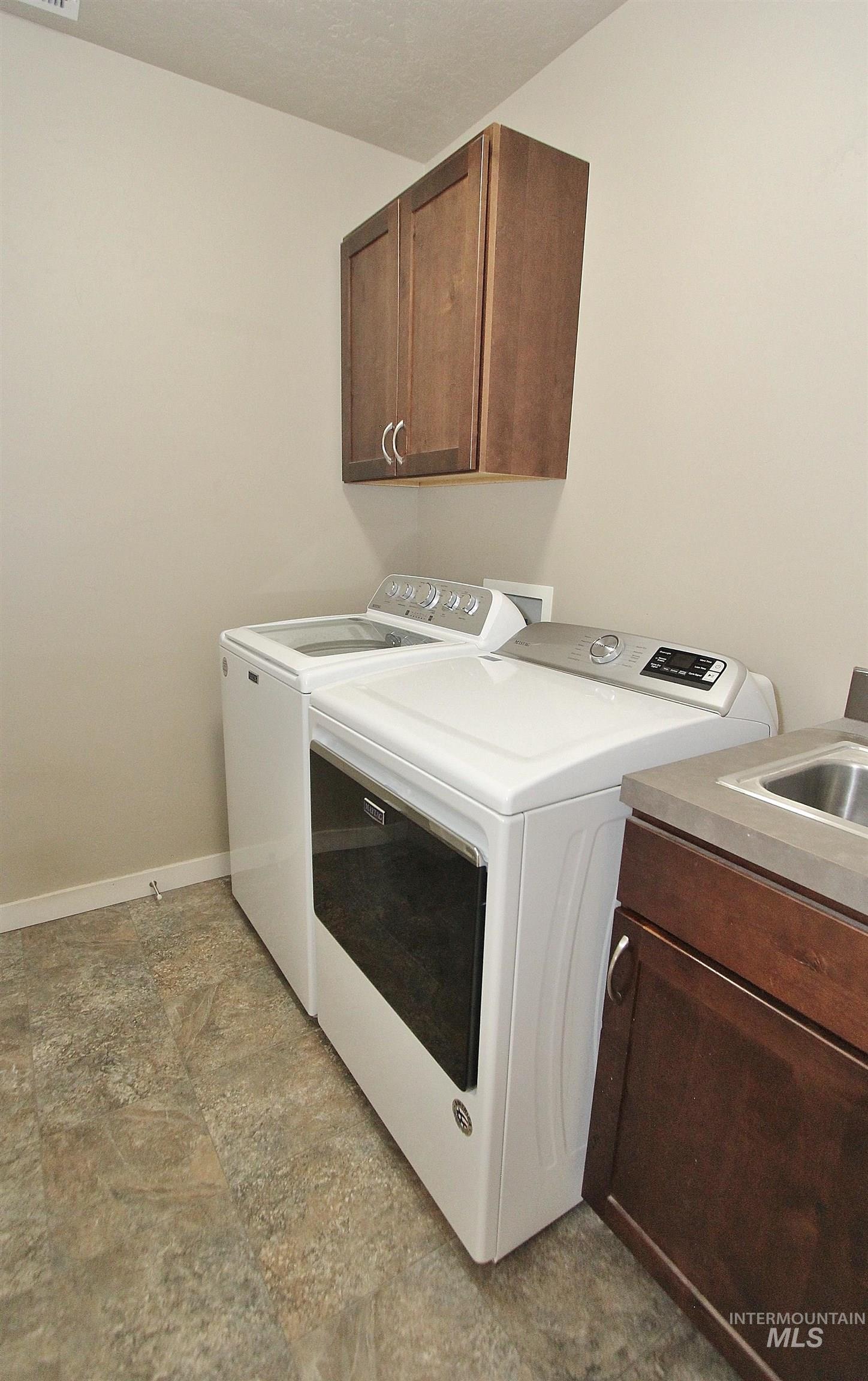 7132 W Devonwood Drive, Boise, Idaho 83714, 3 Bedrooms, 2 Bathrooms, Residential For Sale, Price $519,000, 98976470