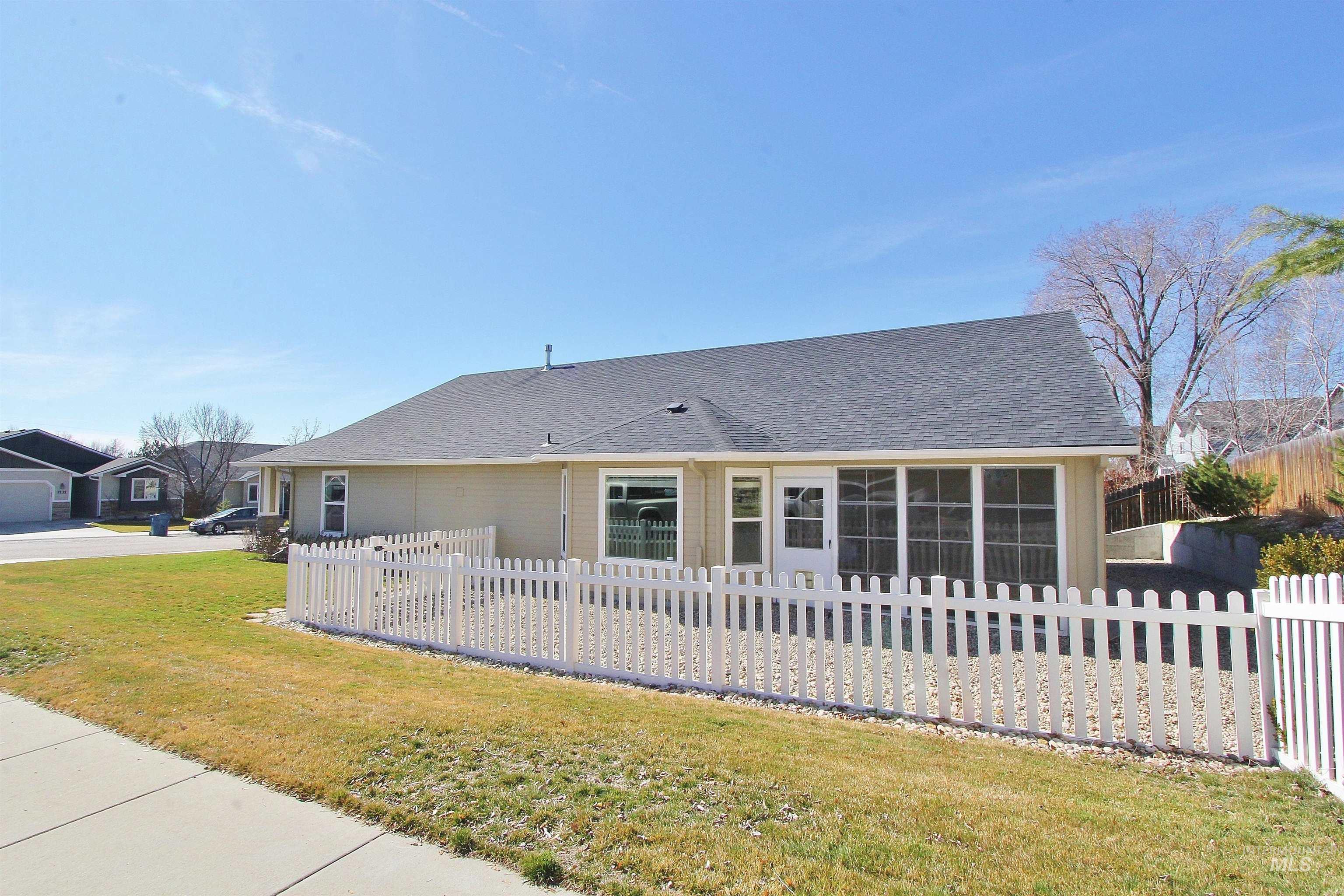 7132 W Devonwood Drive, Boise, Idaho 83714, 3 Bedrooms, 2 Bathrooms, Residential For Sale, Price $519,000, 98976470