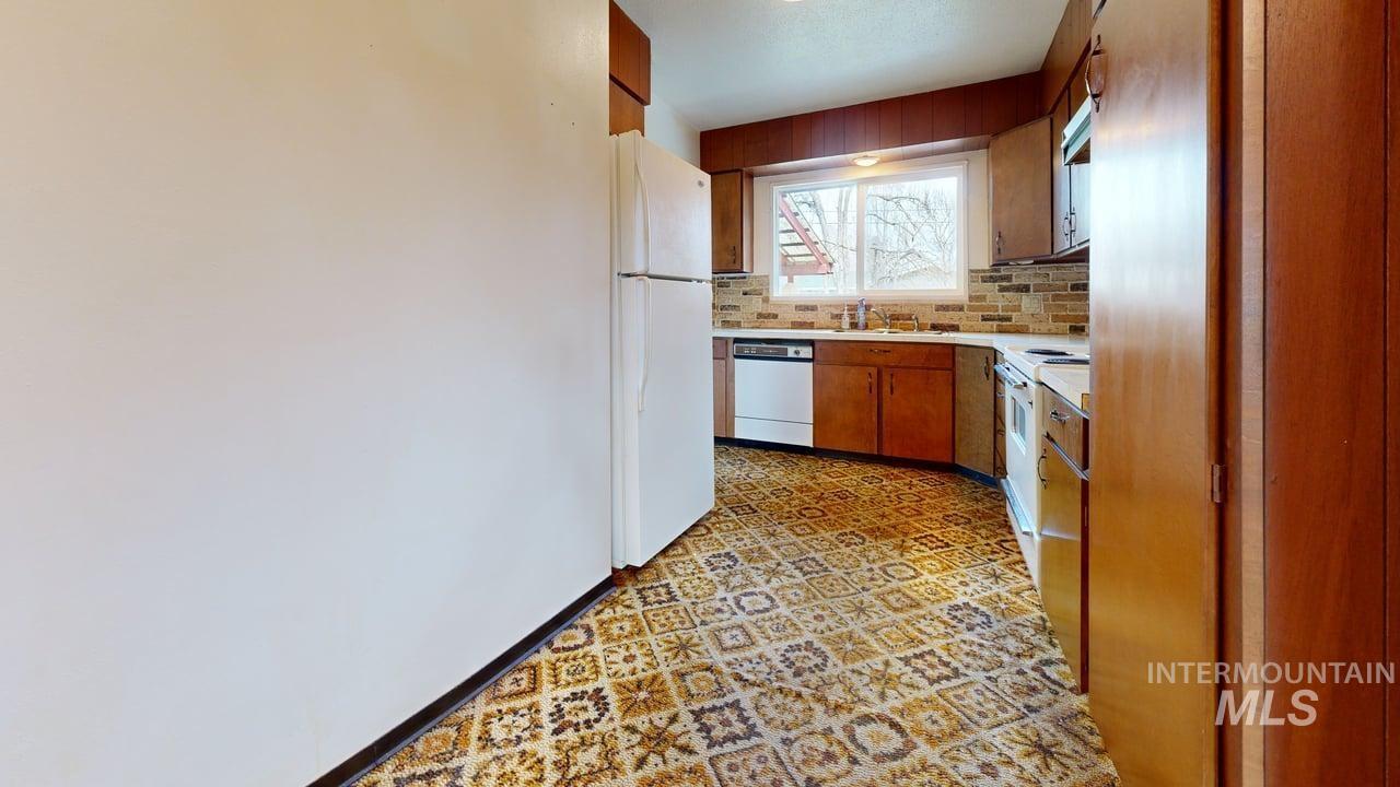 1118 Joseph St., Moscow, Idaho 83843, 3 Bedrooms, 2 Bathrooms, Residential For Sale, Price $359,900,MLS 98976471