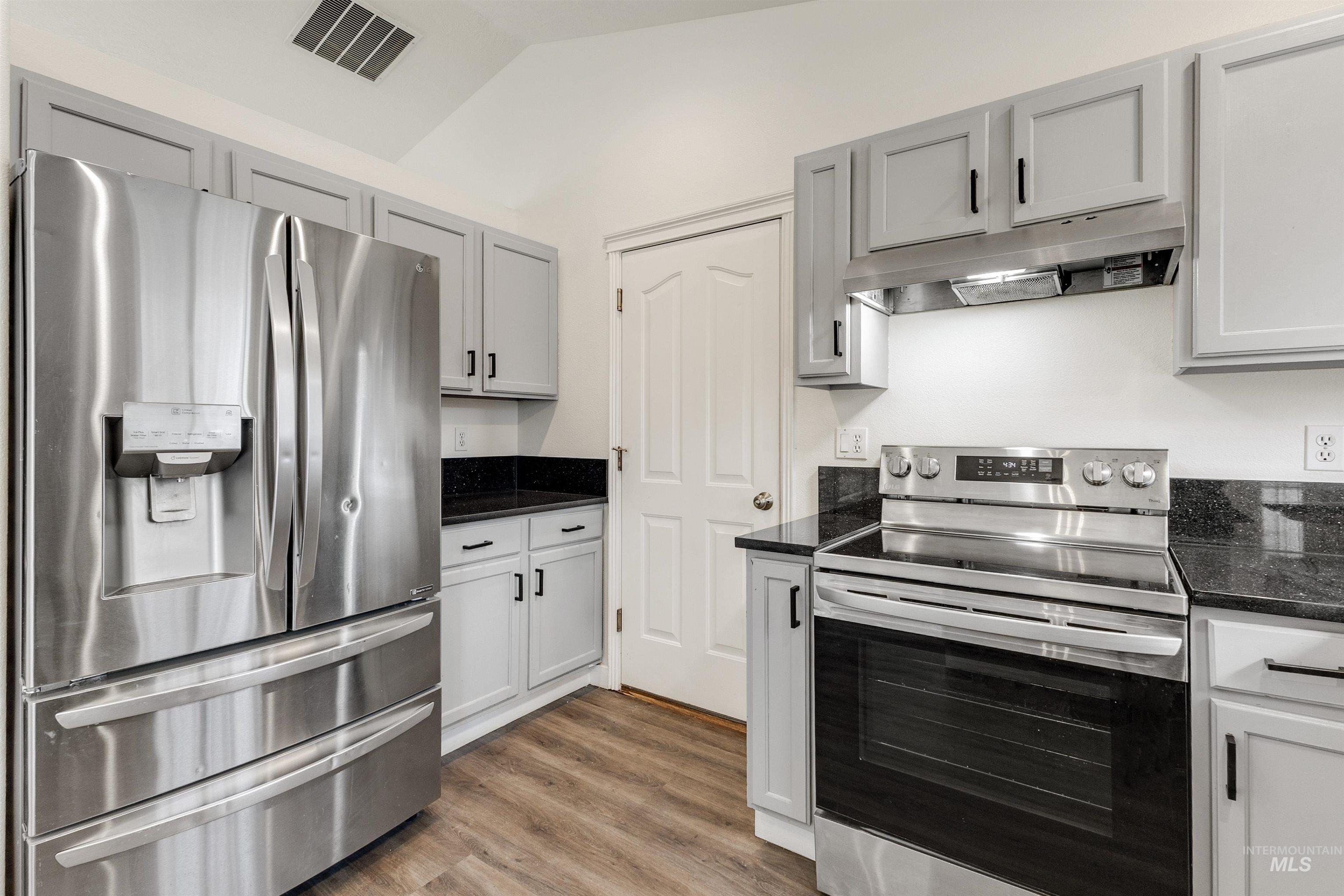 814 S Redhead Ave, Meridian, Idaho 83642, 5 Bedrooms, 2.5 Bathrooms, Residential For Sale, Price $445,000, 98976473