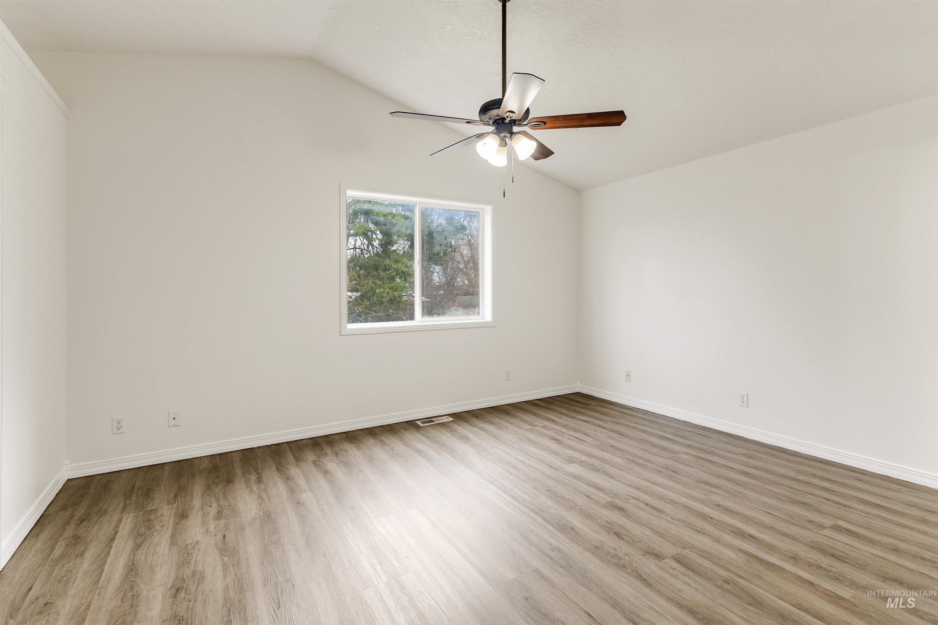 814 S Redhead Ave, Meridian, Idaho 83642, 5 Bedrooms, 2.5 Bathrooms, Residential For Sale, Price $445,000, 98976473