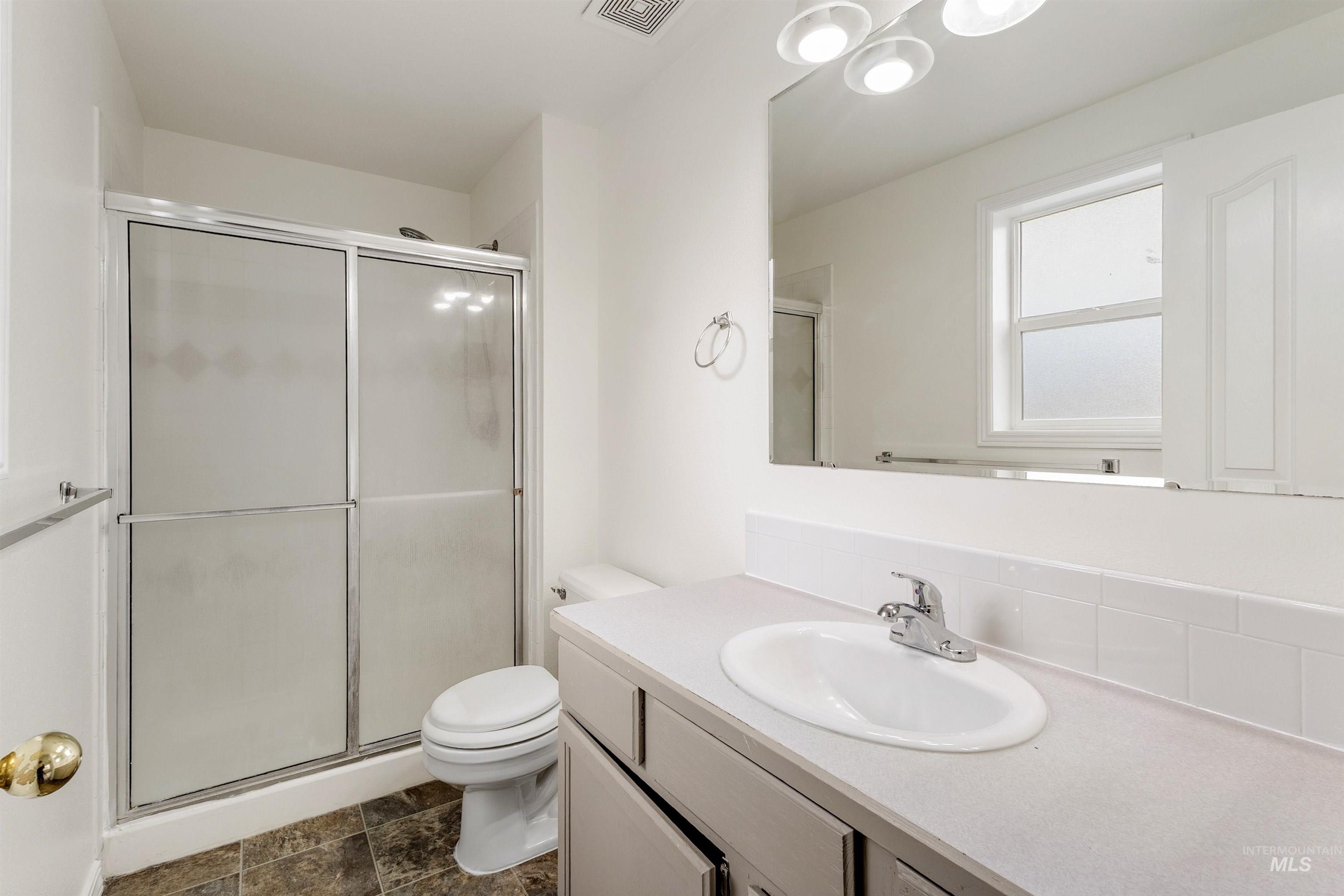 814 S Redhead Ave, Meridian, Idaho 83642, 5 Bedrooms, 2.5 Bathrooms, Residential For Sale, Price $445,000, 98976473