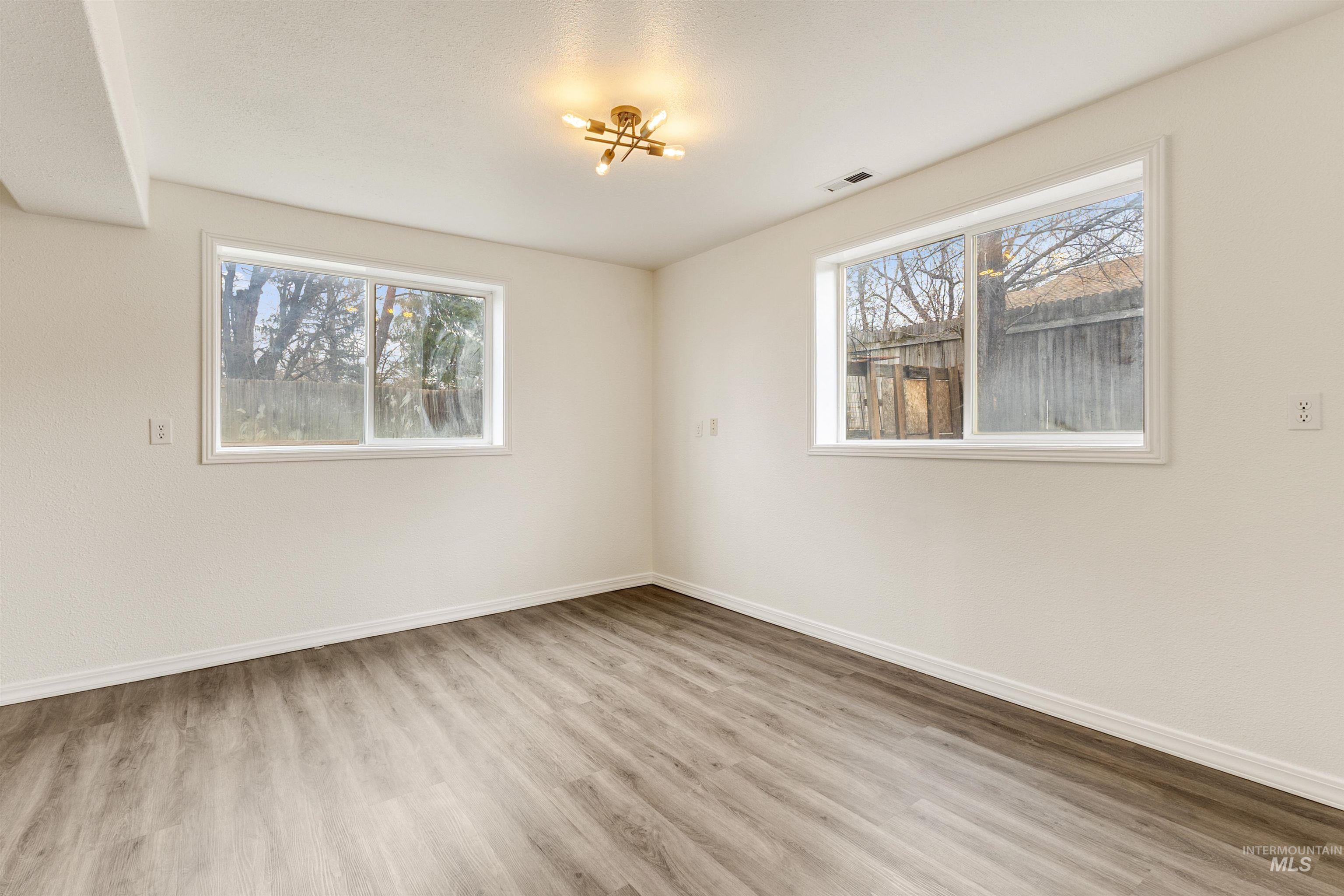 814 S Redhead Ave, Meridian, Idaho 83642, 5 Bedrooms, 2.5 Bathrooms, Residential For Sale, Price $445,000, 98976473