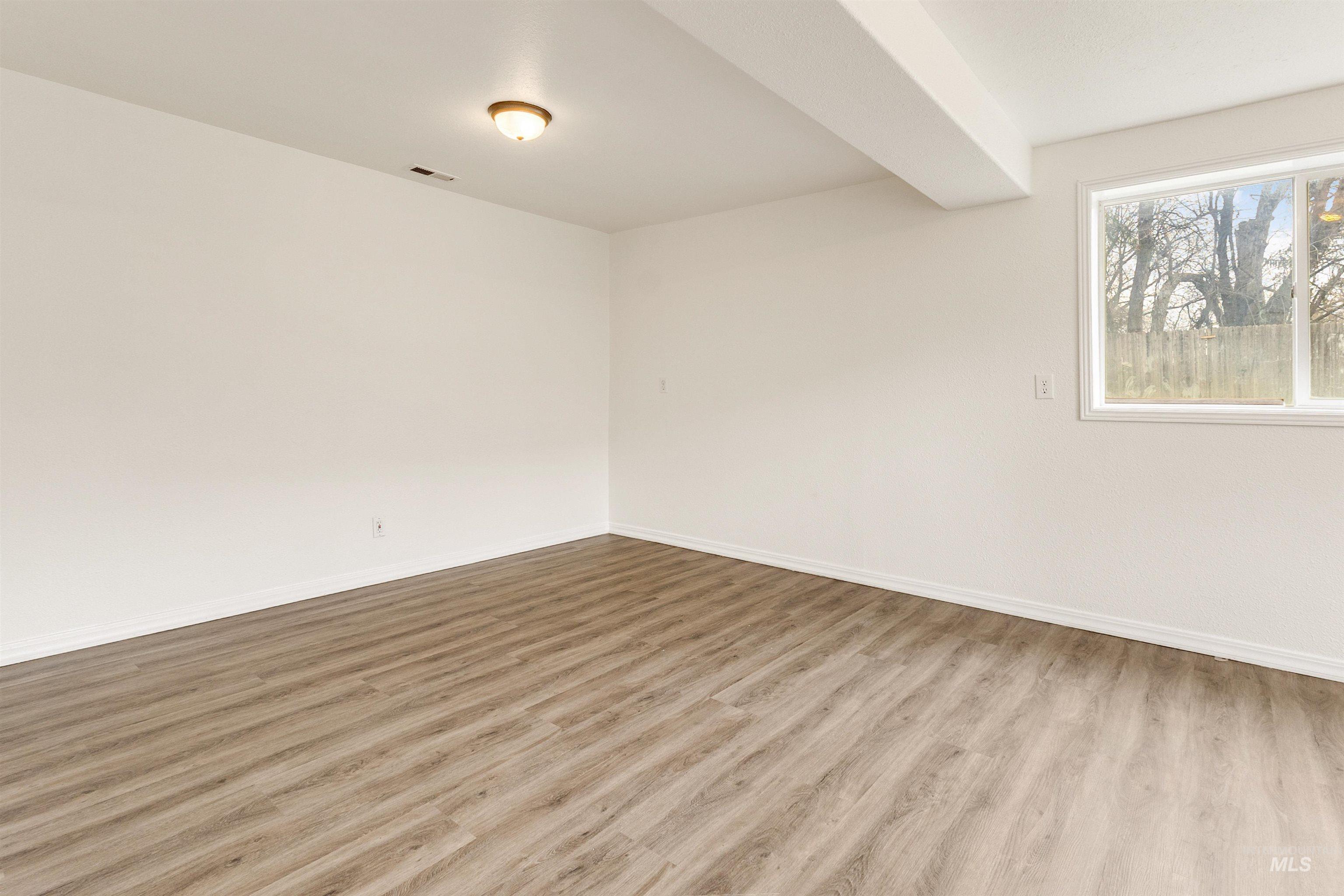 814 S Redhead Ave, Meridian, Idaho 83642, 5 Bedrooms, 2.5 Bathrooms, Residential For Sale, Price $445,000, 98976473