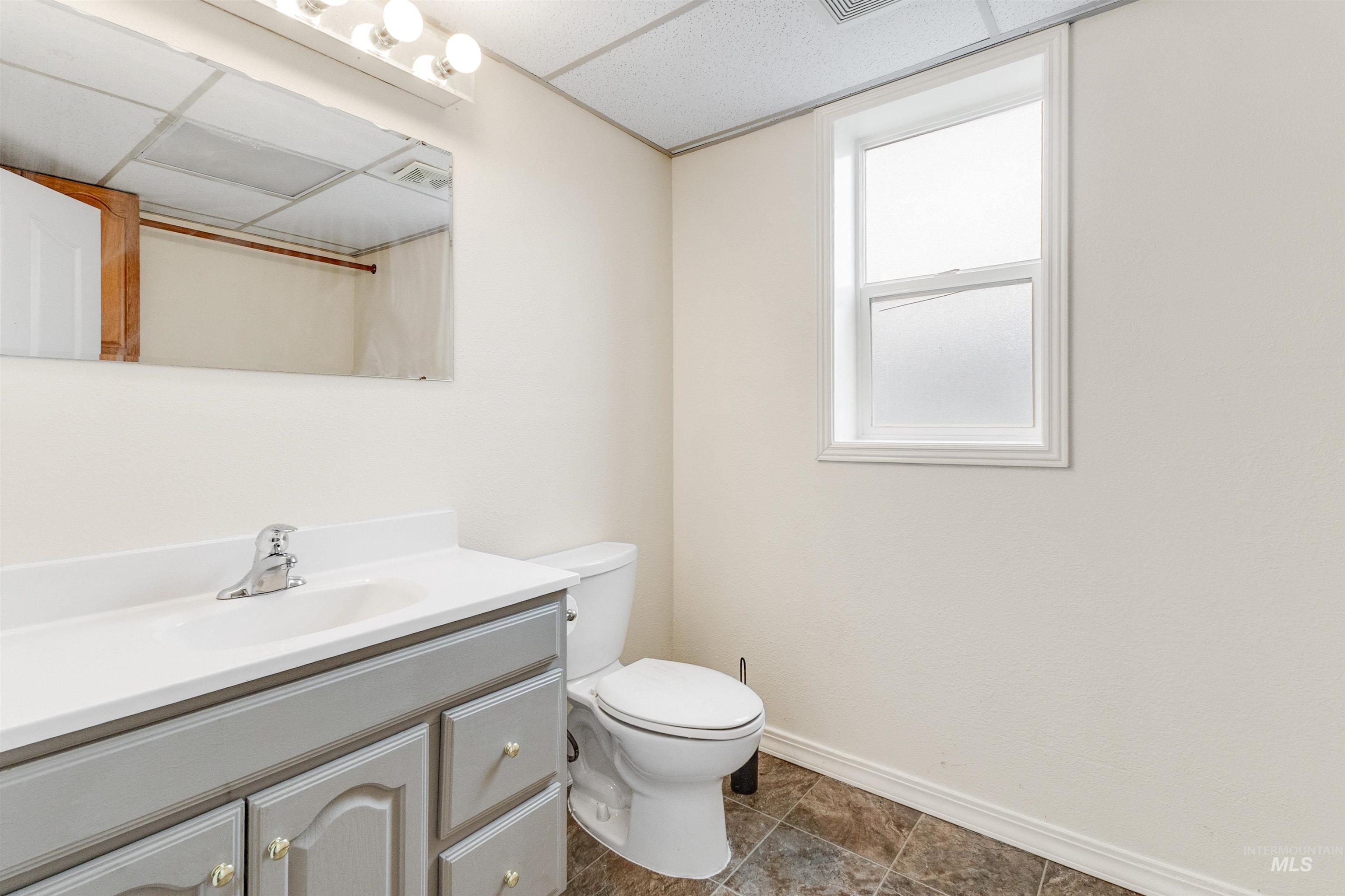 814 S Redhead Ave, Meridian, Idaho 83642, 5 Bedrooms, 2.5 Bathrooms, Residential For Sale, Price $445,000, 98976473