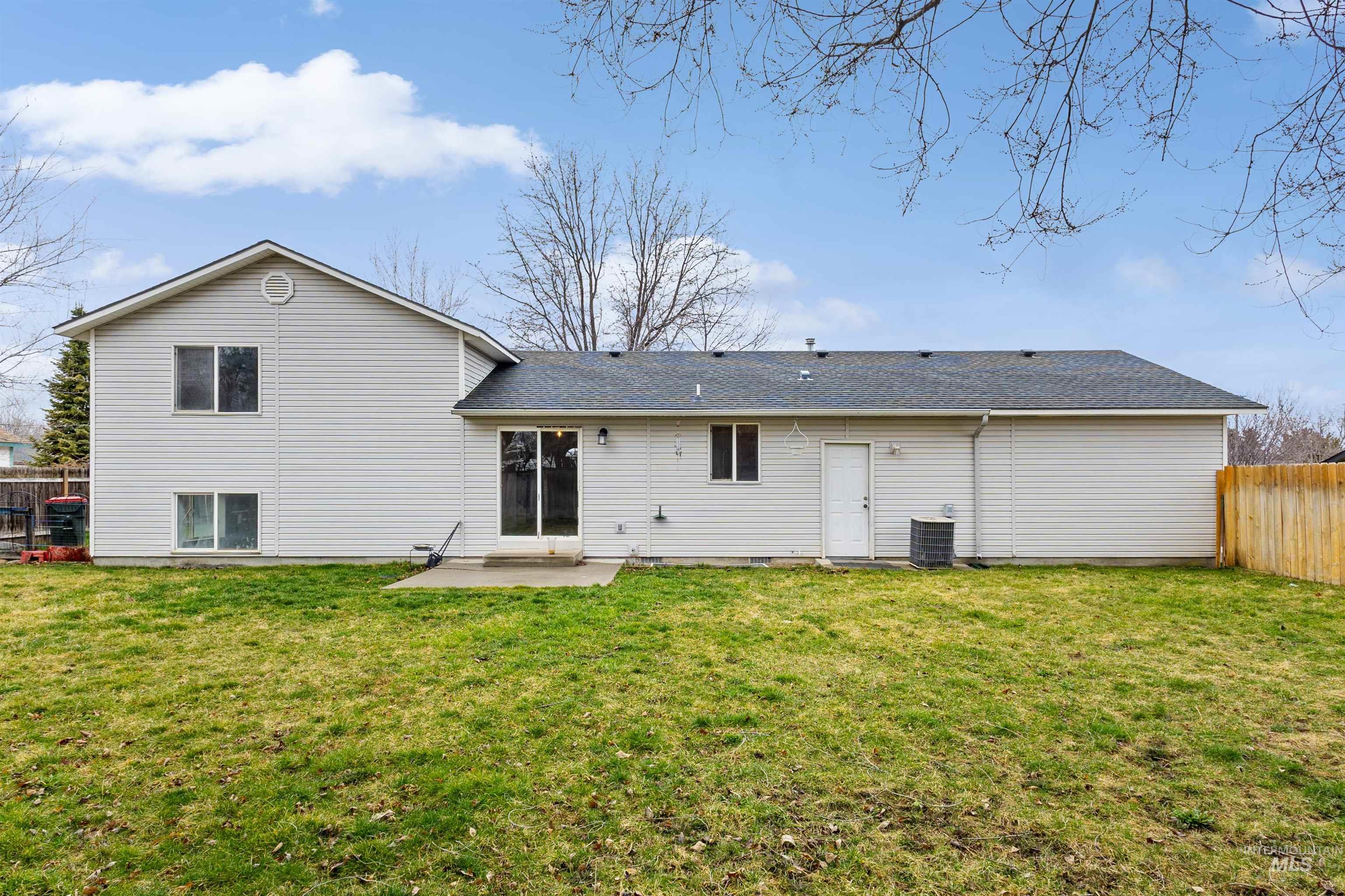 814 S Redhead Ave, Meridian, Idaho 83642, 5 Bedrooms, 2.5 Bathrooms, Residential For Sale, Price $445,000, 98976473