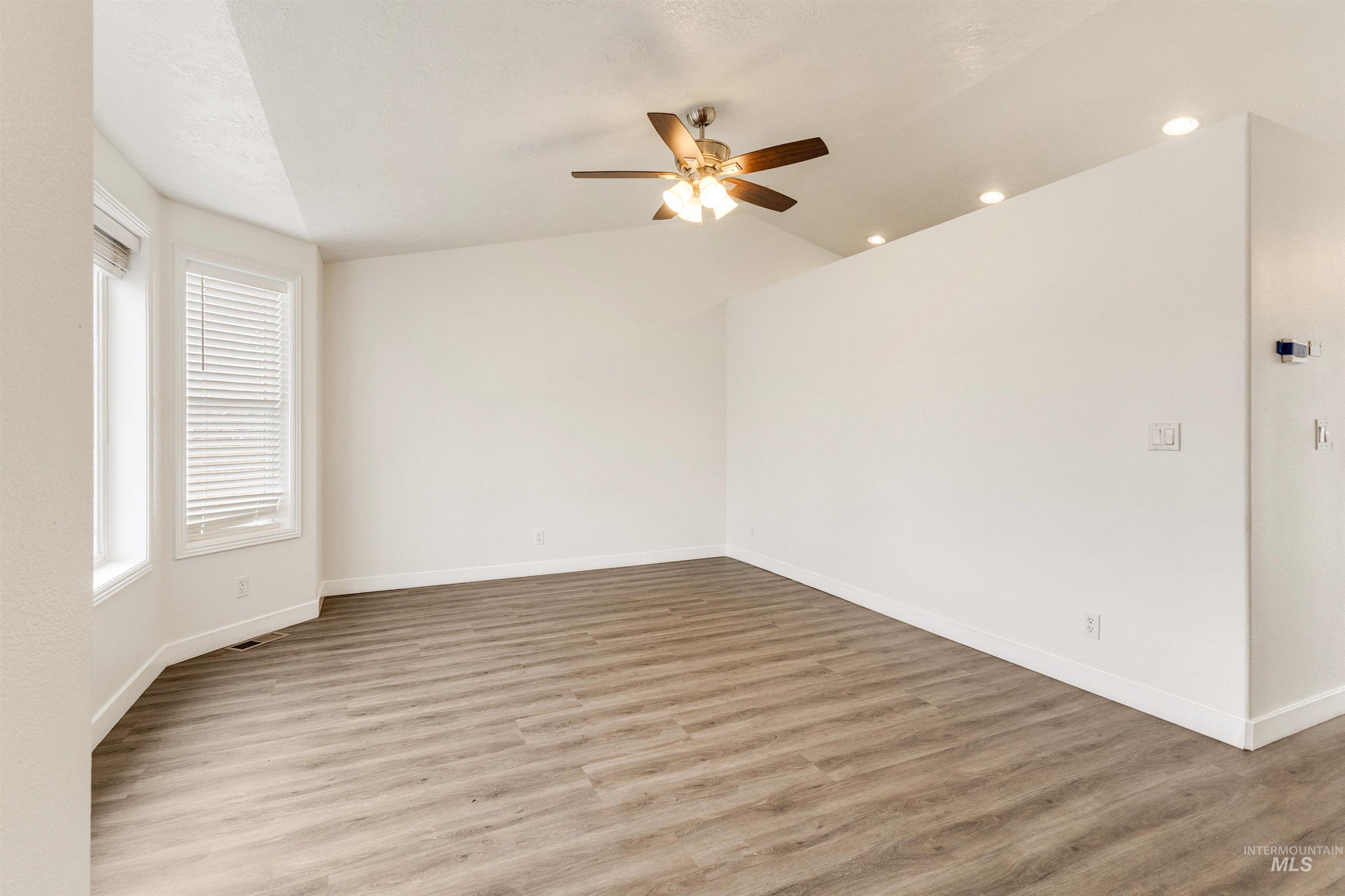 814 S Redhead Ave, Meridian, Idaho 83642, 5 Bedrooms, 2.5 Bathrooms, Residential For Sale, Price $445,000, 98976473