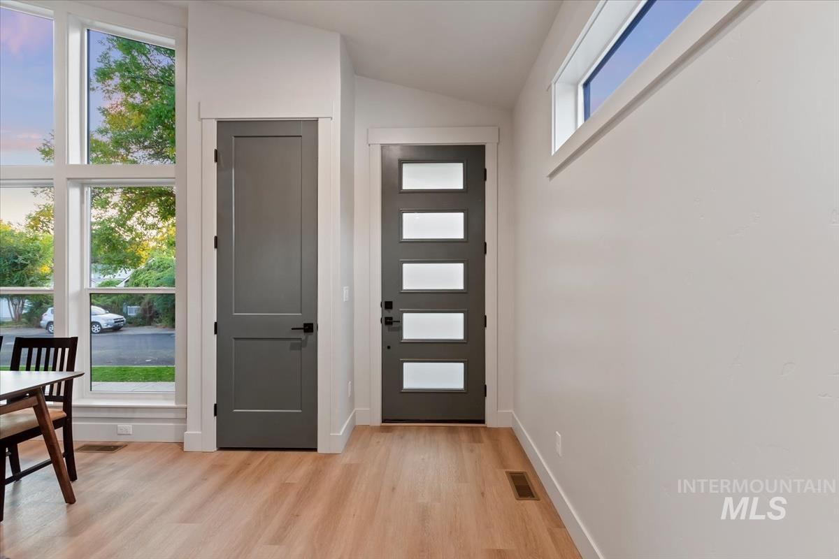 2306 N 29th St, Boise, Idaho 83703, 3 Bedrooms, 3 Bathrooms, Residential For Sale, Price $699,900, 98976475