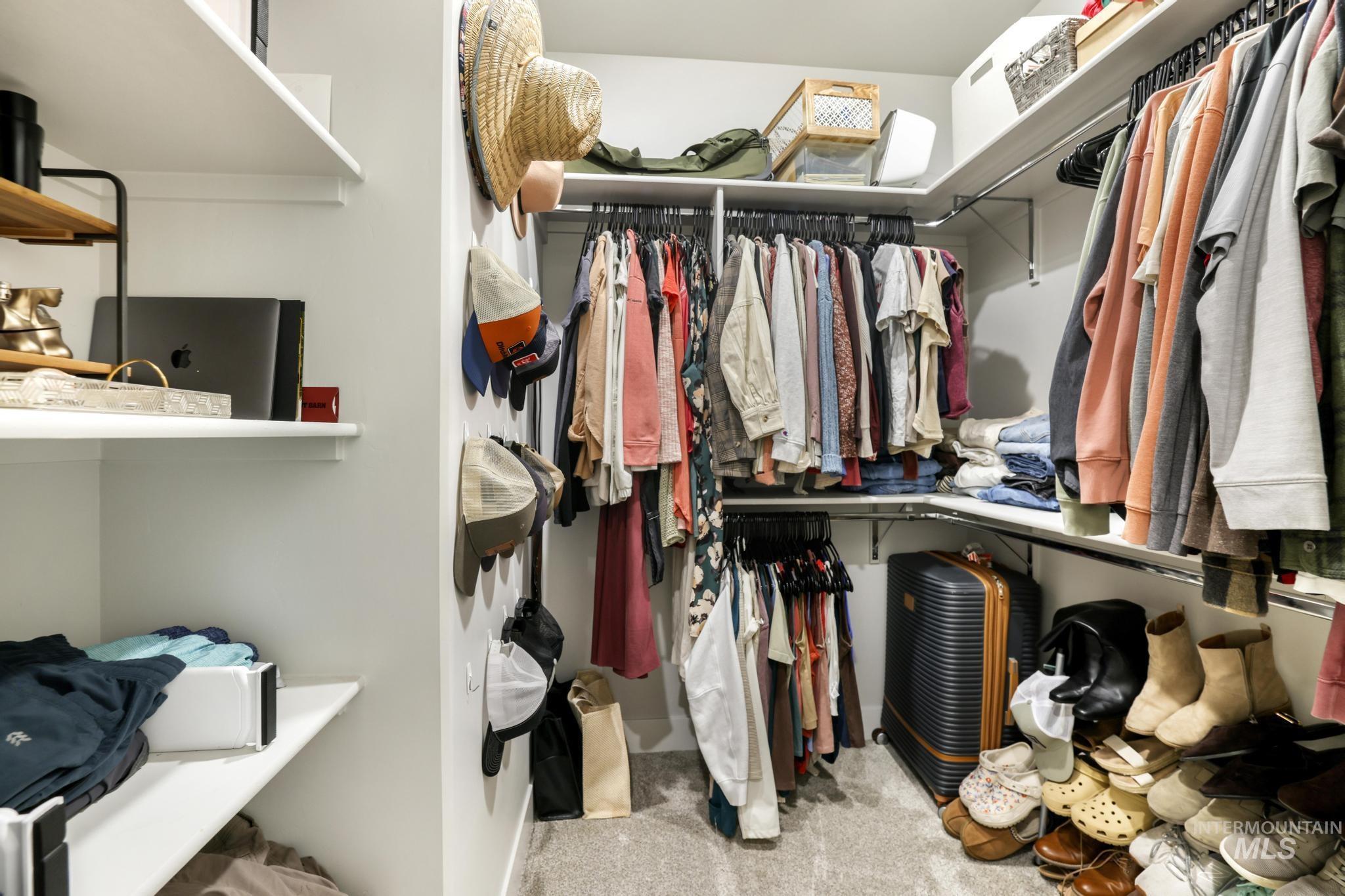 1231 Frank Henry Road, Twin Falls, Idaho 83301, 4 Bedrooms, 2 Bathrooms, Residential For Sale, Price $455,000, 98976476