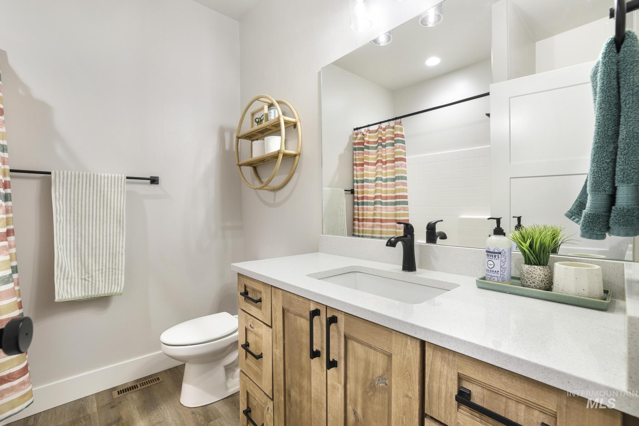 1231 Frank Henry Road, Twin Falls, Idaho 83301, 4 Bedrooms, 2 Bathrooms, Residential For Sale, Price $455,000, 98976476