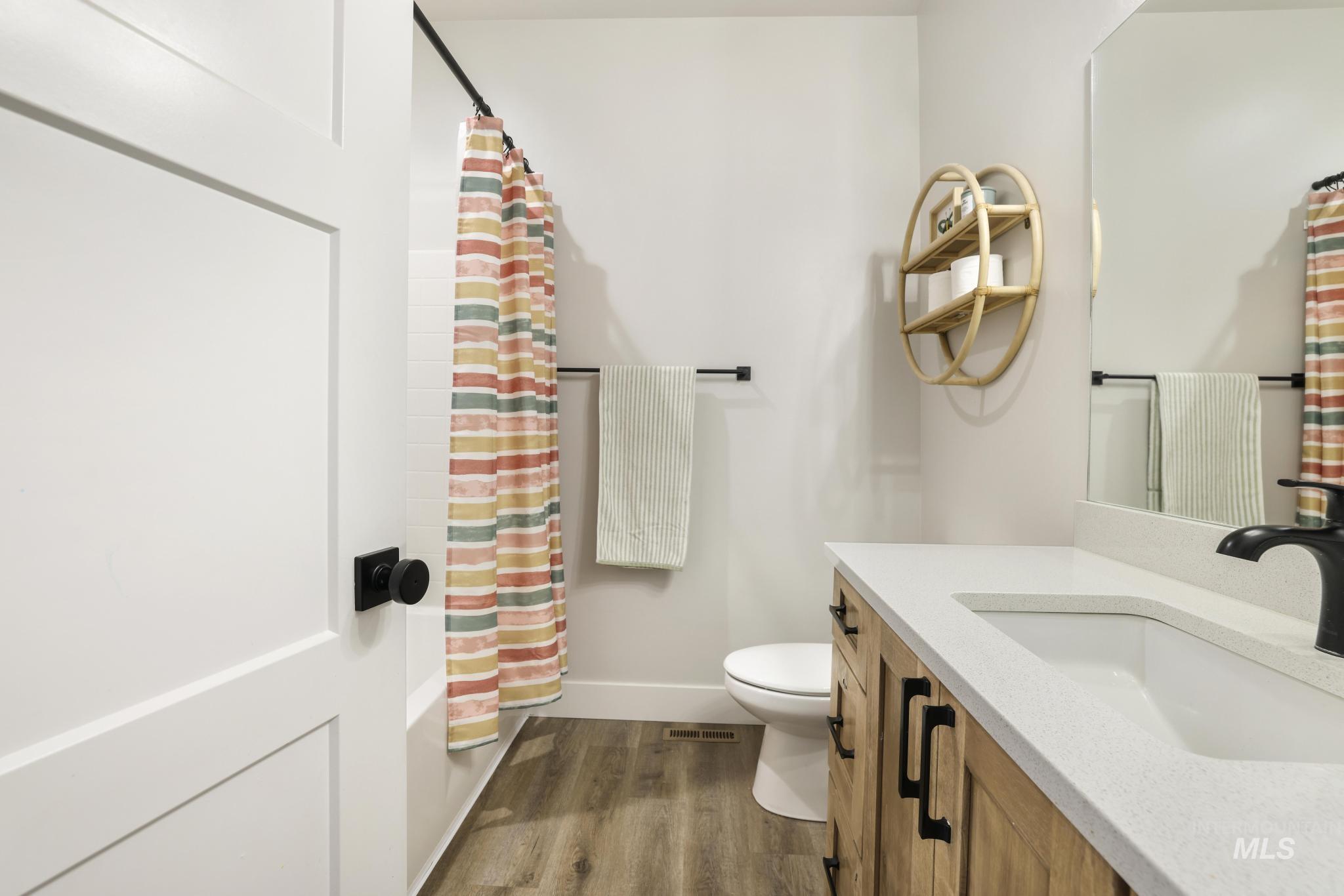 1231 Frank Henry Road, Twin Falls, Idaho 83301, 4 Bedrooms, 2 Bathrooms, Residential For Sale, Price $455,000, 98976476