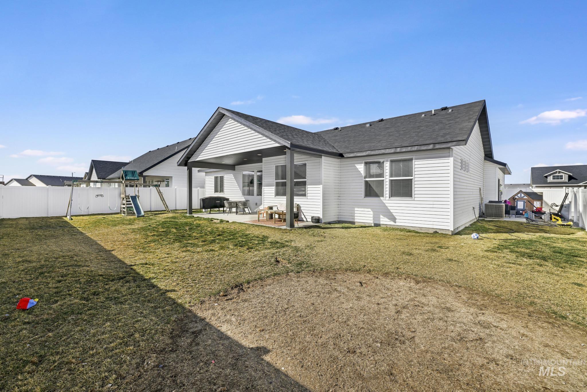 1231 Frank Henry Road, Twin Falls, Idaho 83301, 4 Bedrooms, 2 Bathrooms, Residential For Sale, Price $455,000, 98976476