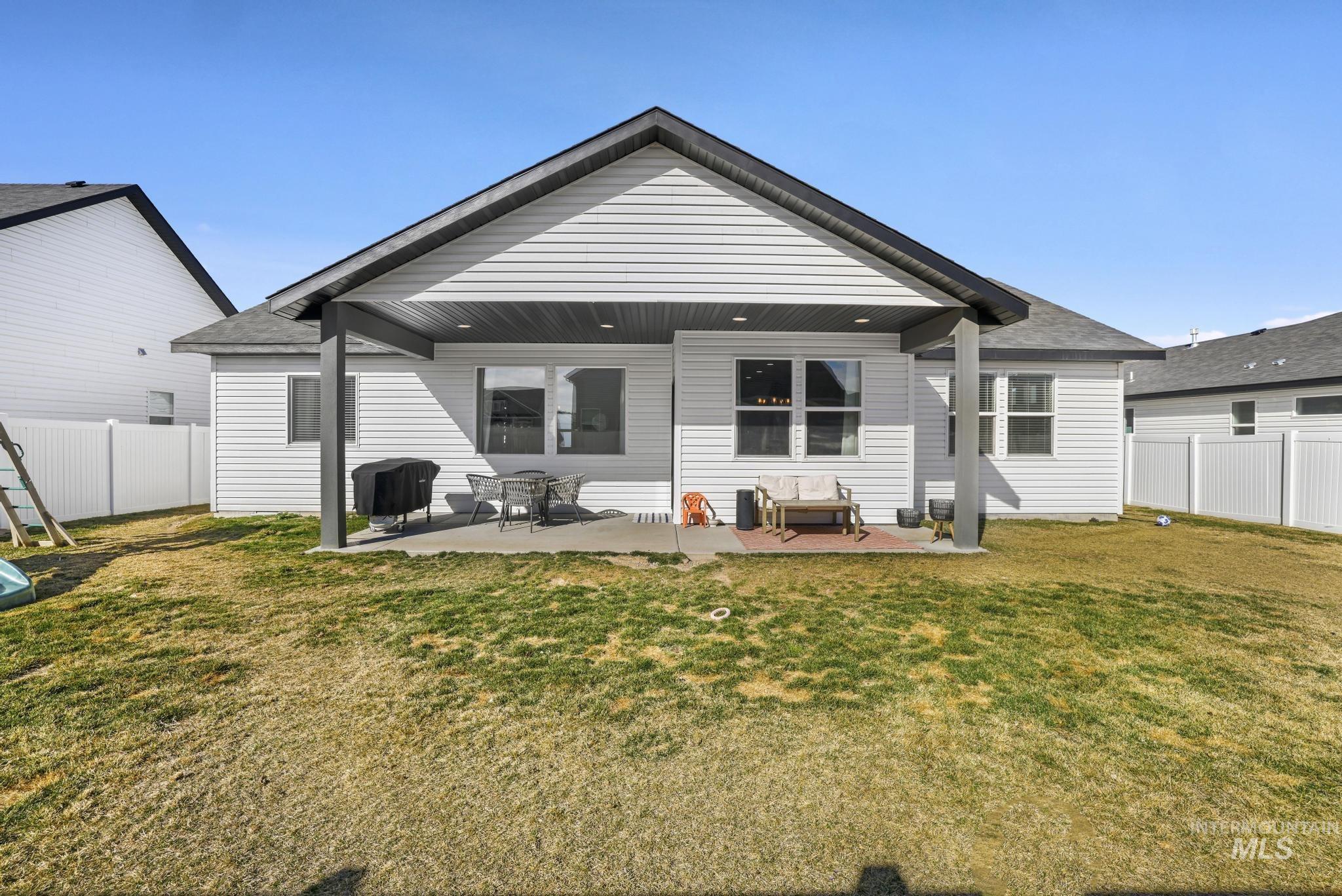 1231 Frank Henry Road, Twin Falls, Idaho 83301, 4 Bedrooms, 2 Bathrooms, Residential For Sale, Price $455,000, 98976476