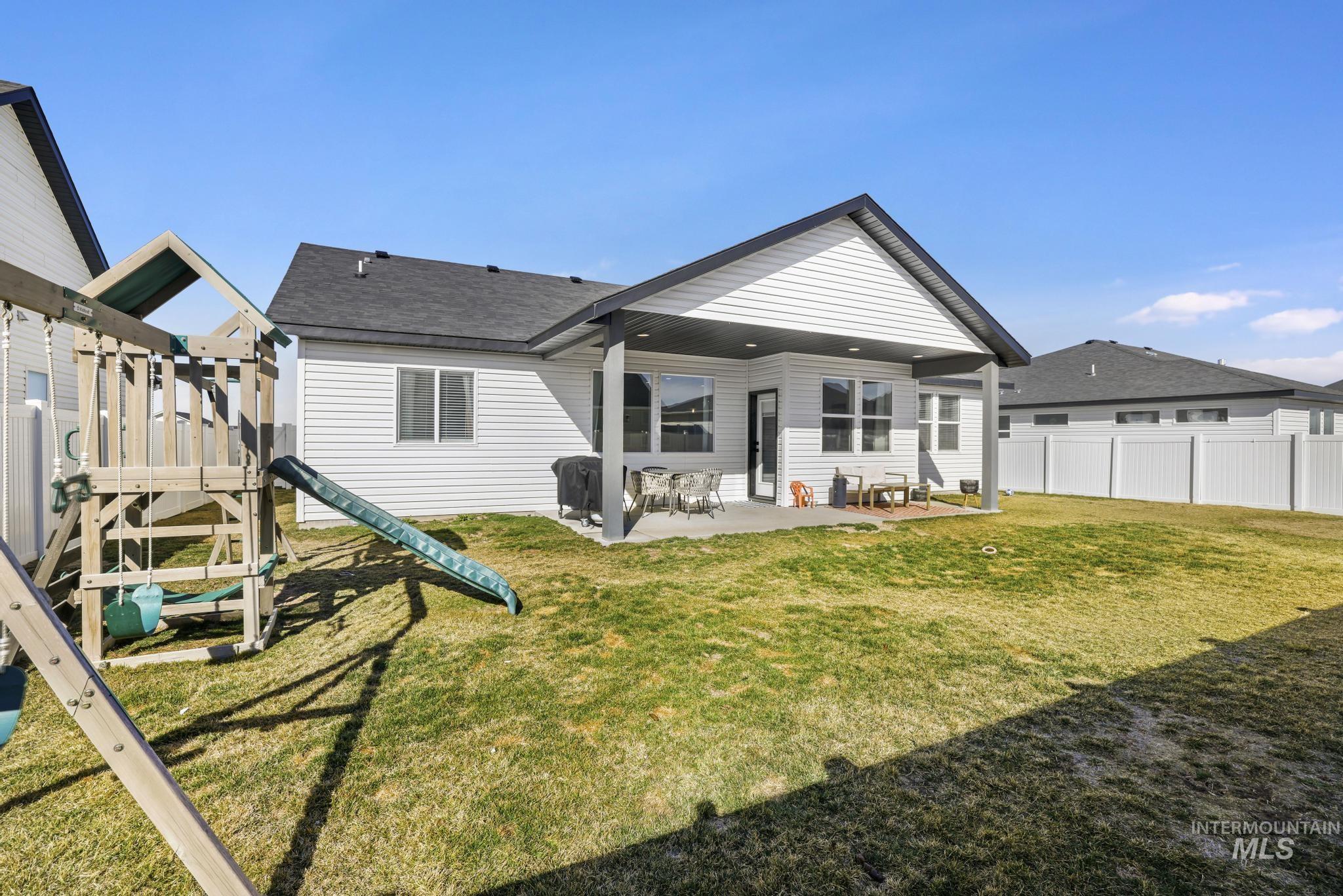 1231 Frank Henry Road, Twin Falls, Idaho 83301, 4 Bedrooms, 2 Bathrooms, Residential For Sale, Price $455,000, 98976476