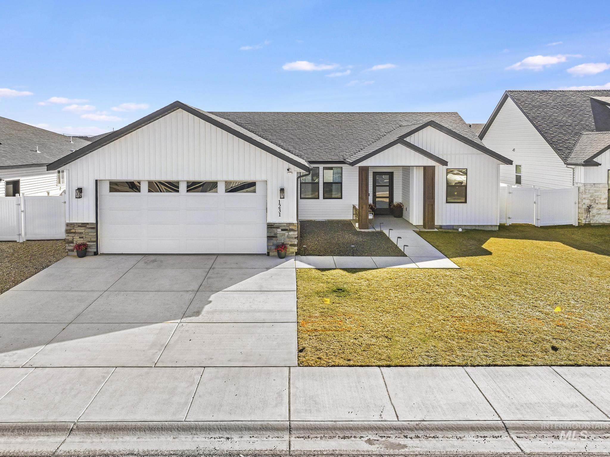1231 Frank Henry Road, Twin Falls, Idaho 83301, 4 Bedrooms, 2 Bathrooms, Residential For Sale, Price $455,000, 98976476
