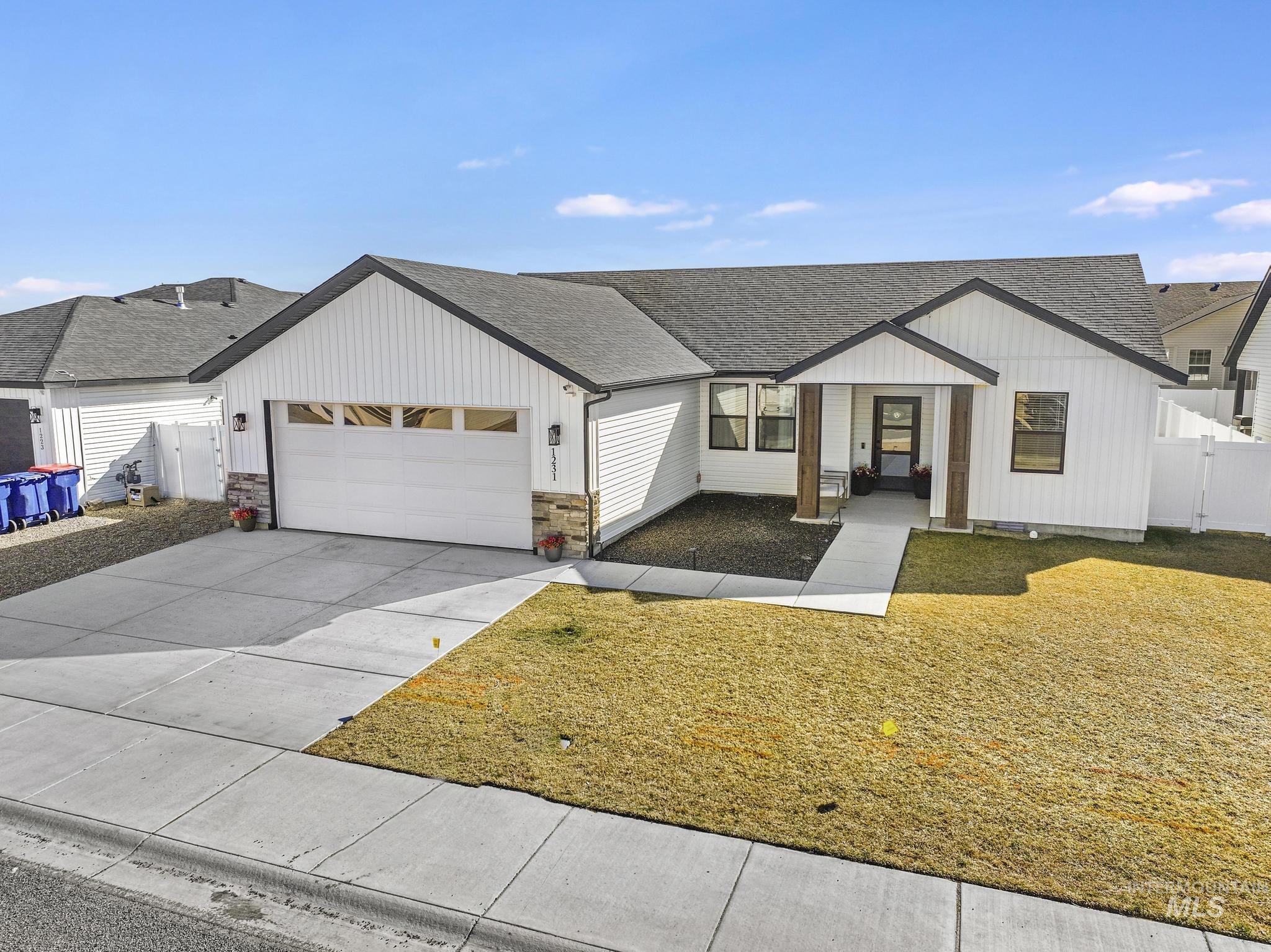 1231 Frank Henry Road, Twin Falls, Idaho 83301, 4 Bedrooms, 2 Bathrooms, Residential For Sale, Price $455,000, 98976476