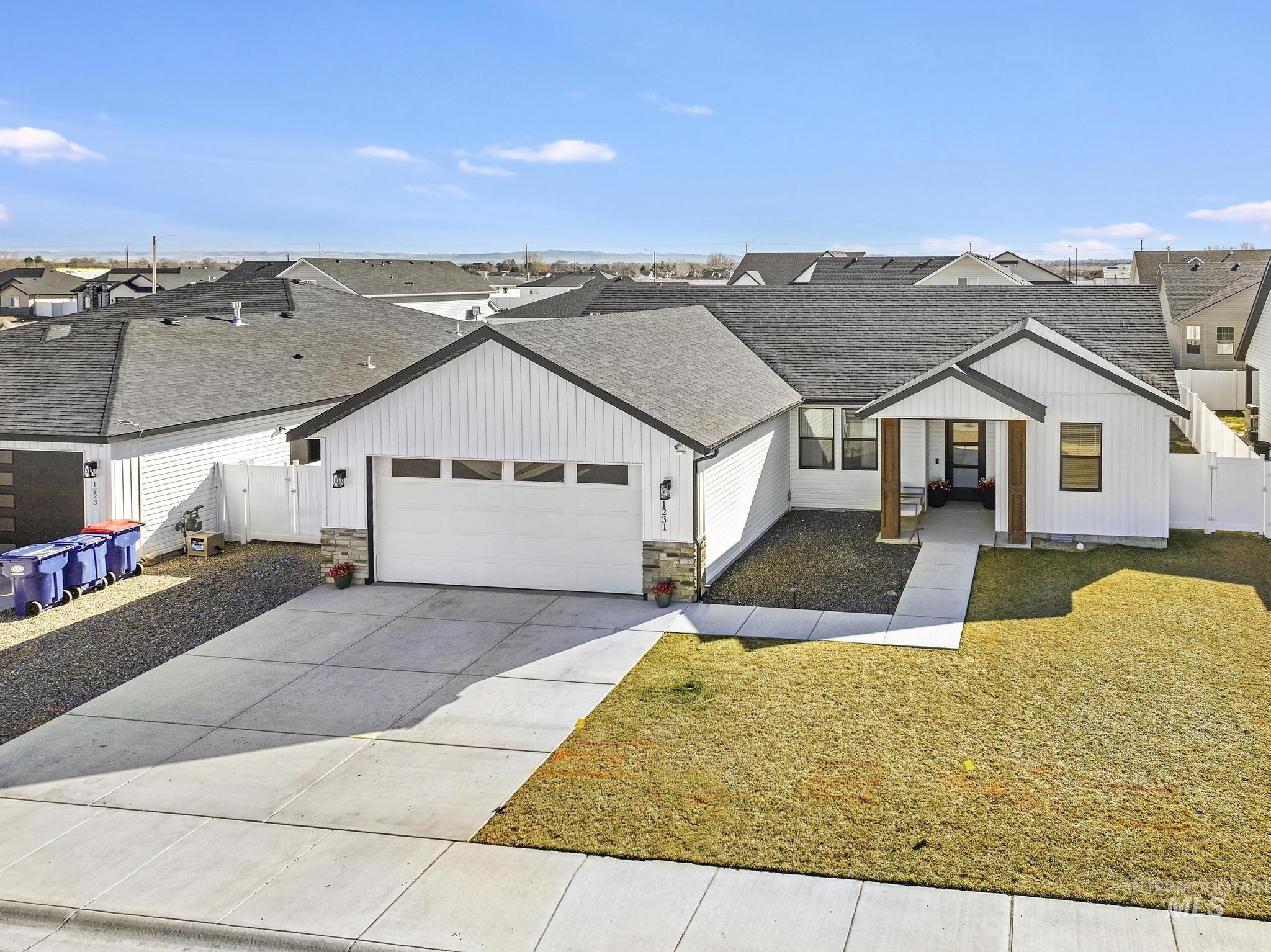 1231 Frank Henry Road, Twin Falls, Idaho 83301, 4 Bedrooms, 2 Bathrooms, Residential For Sale, Price $455,000, 98976476