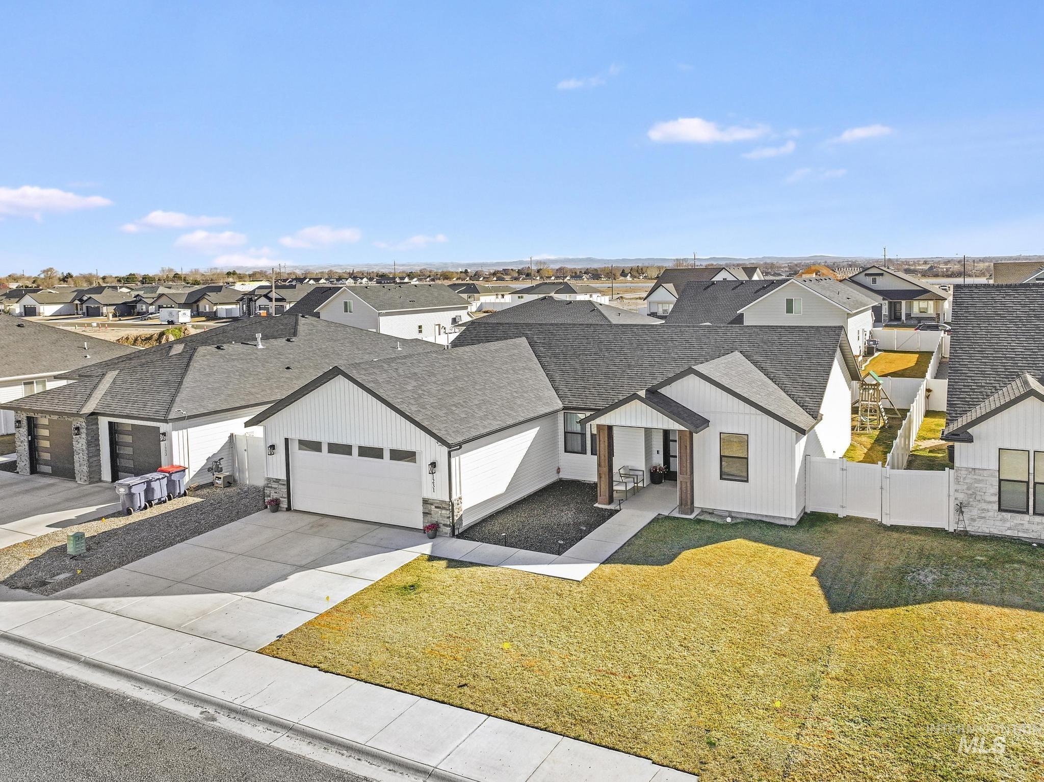 1231 Frank Henry Road, Twin Falls, Idaho 83301, 4 Bedrooms, 2 Bathrooms, Residential For Sale, Price $455,000, 98976476