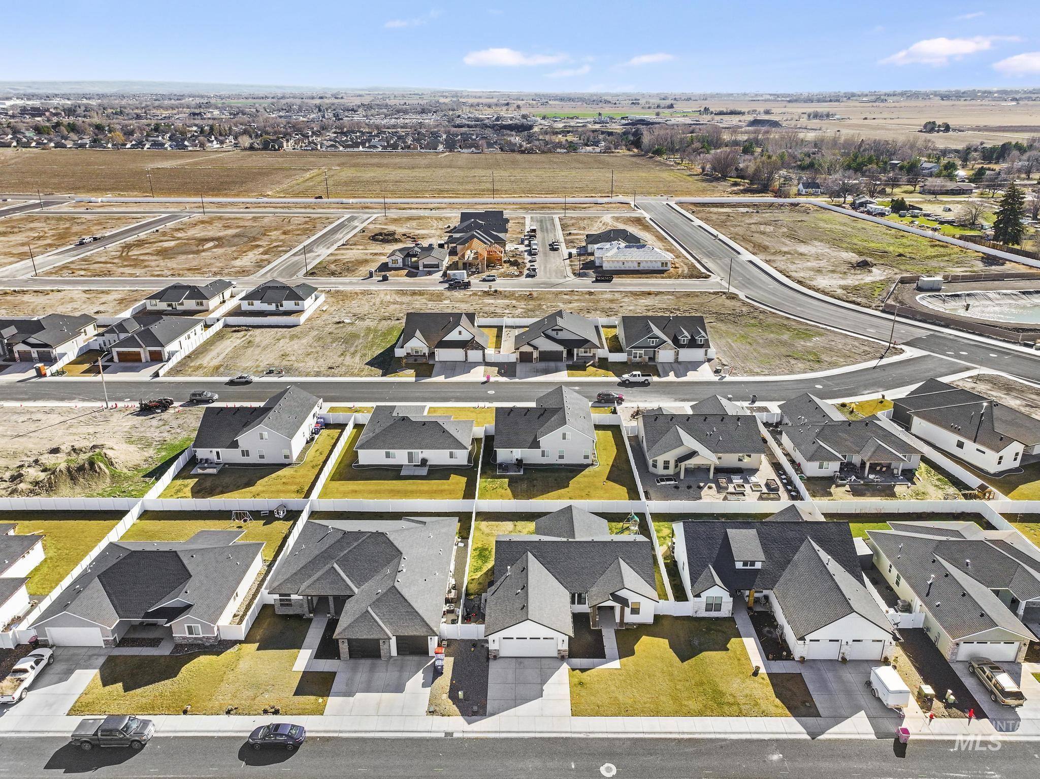 1231 Frank Henry Road, Twin Falls, Idaho 83301, 4 Bedrooms, 2 Bathrooms, Residential For Sale, Price $455,000, 98976476