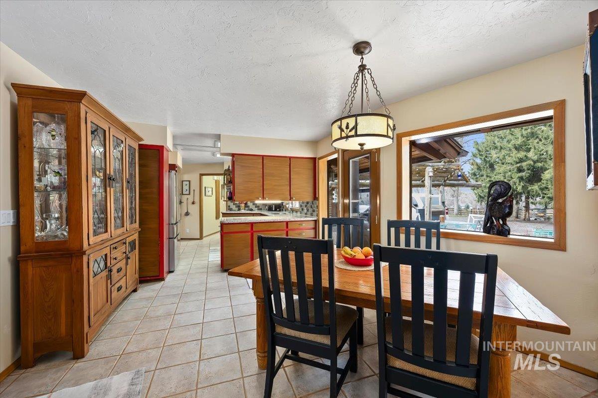 221 Willow, Hagerman, Idaho 83332, 3 Bedrooms, 2 Bathrooms, Residential For Sale, Price $725,000, 98976478