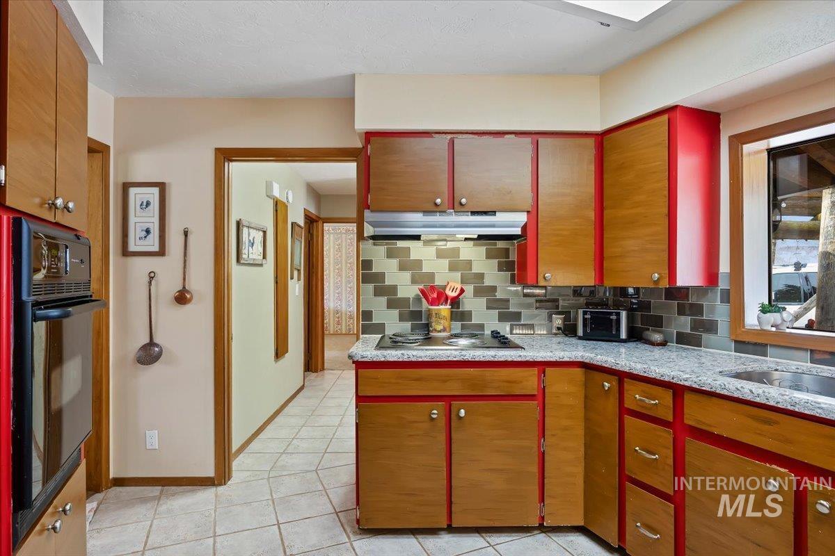 221 Willow, Hagerman, Idaho 83332, 3 Bedrooms, 2 Bathrooms, Residential For Sale, Price $725,000, 98976478