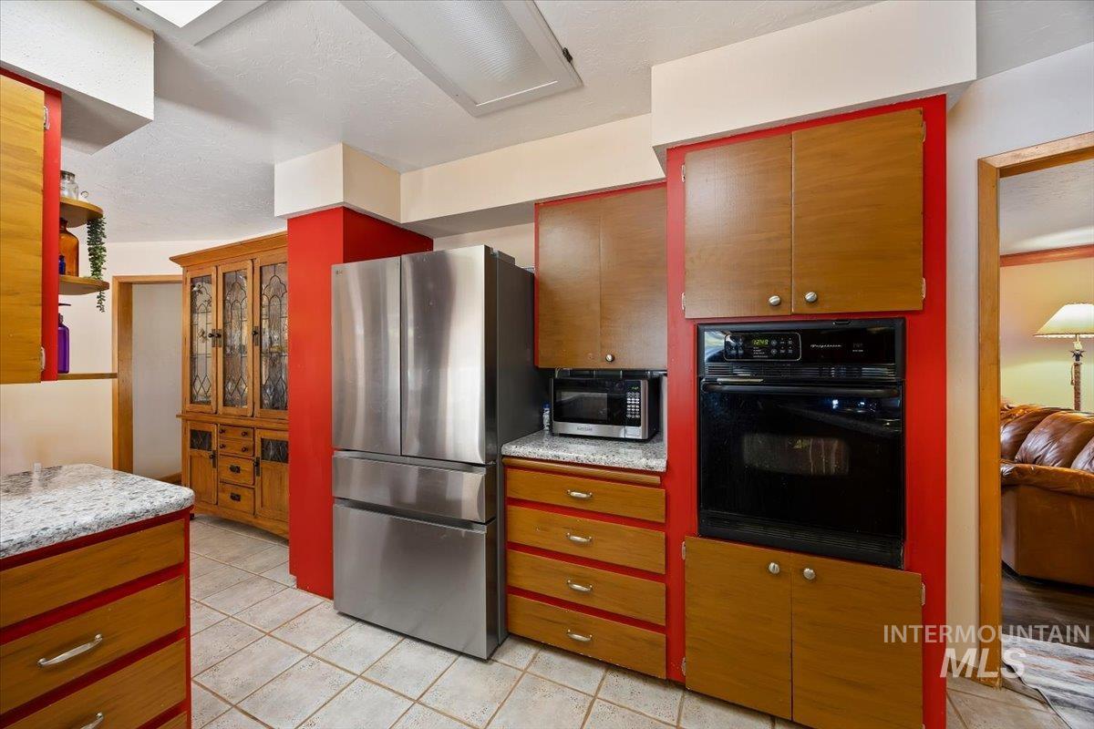 221 Willow, Hagerman, Idaho 83332, 3 Bedrooms, 2 Bathrooms, Residential For Sale, Price $725,000, 98976478