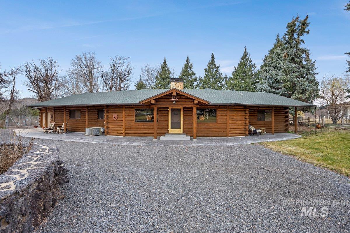 221 Willow, Hagerman, Idaho 83332, 3 Bedrooms, 2 Bathrooms, Residential For Sale, Price $695,000, 98976478
