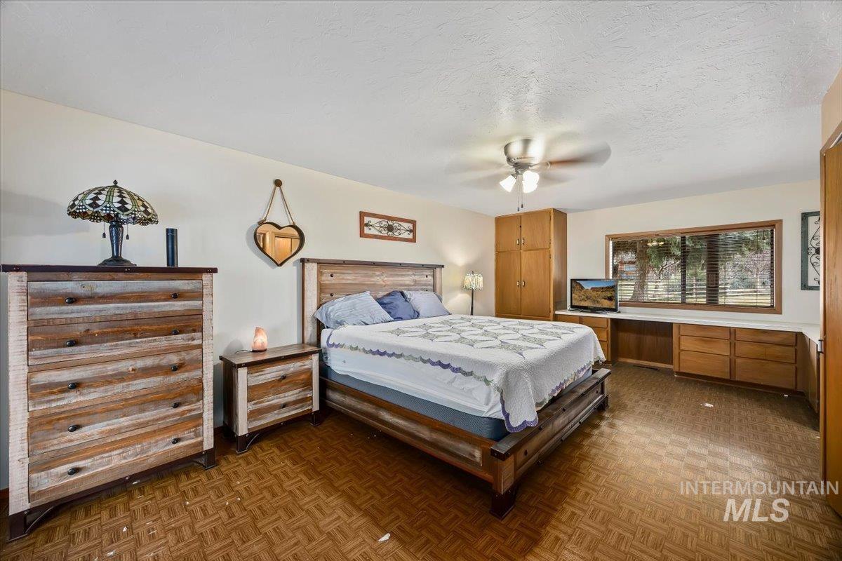 221 Willow, Hagerman, Idaho 83332, 3 Bedrooms, 2 Bathrooms, Residential For Sale, Price $695,000, 98976478