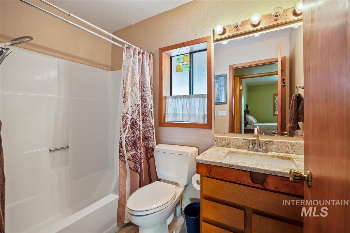 221 Willow, Hagerman, Idaho 83332, 3 Bedrooms, 2 Bathrooms, Residential For Sale, Price $725,000, 98976478