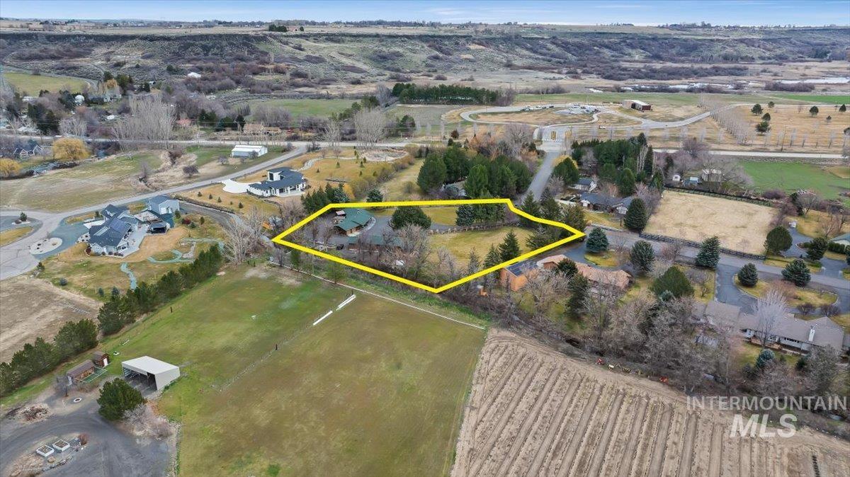 221 Willow, Hagerman, Idaho 83332, 3 Bedrooms, 2 Bathrooms, Residential For Sale, Price $725,000, 98976478