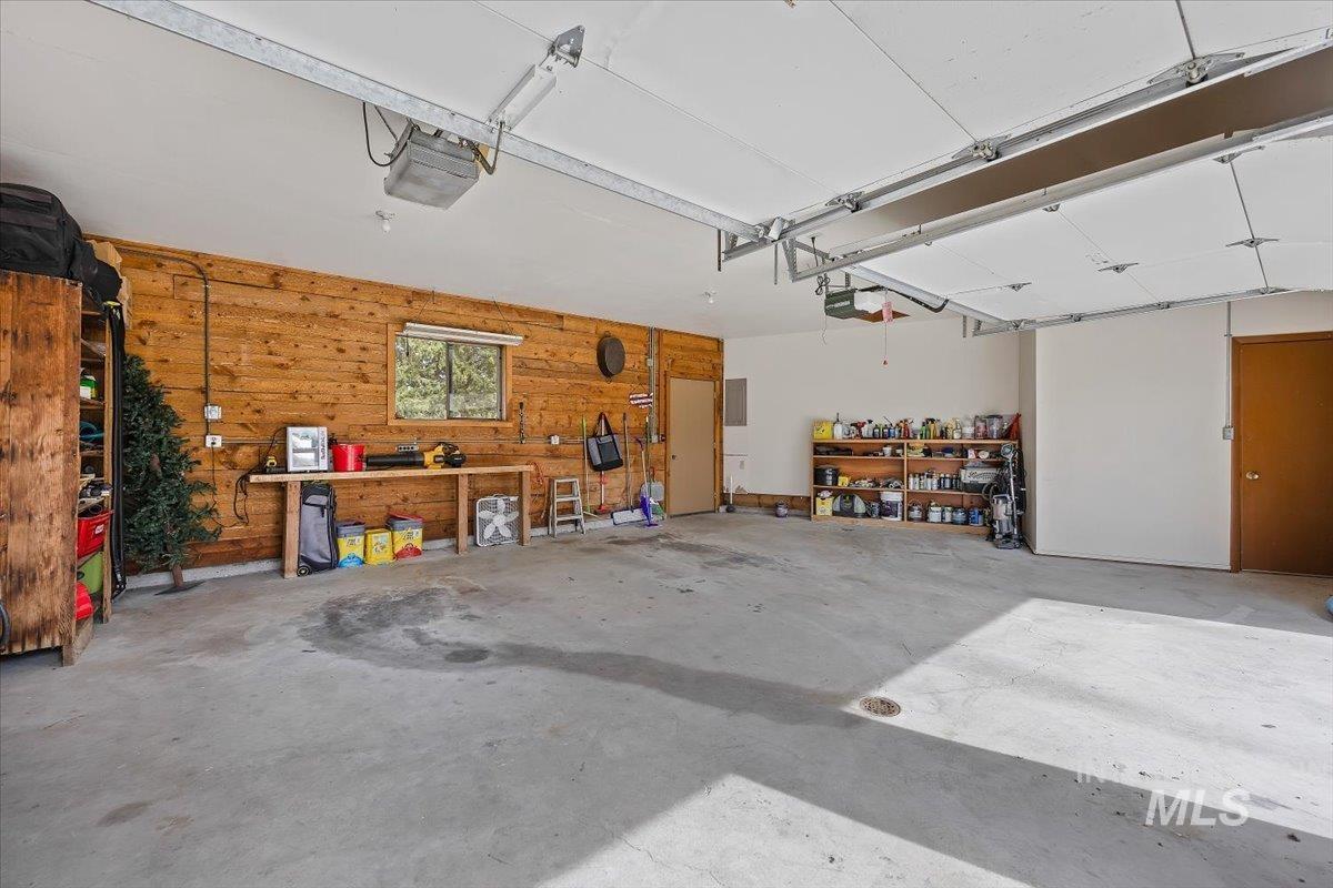 221 Willow, Hagerman, Idaho 83332, 3 Bedrooms, 2 Bathrooms, Residential For Sale, Price $725,000, 98976478